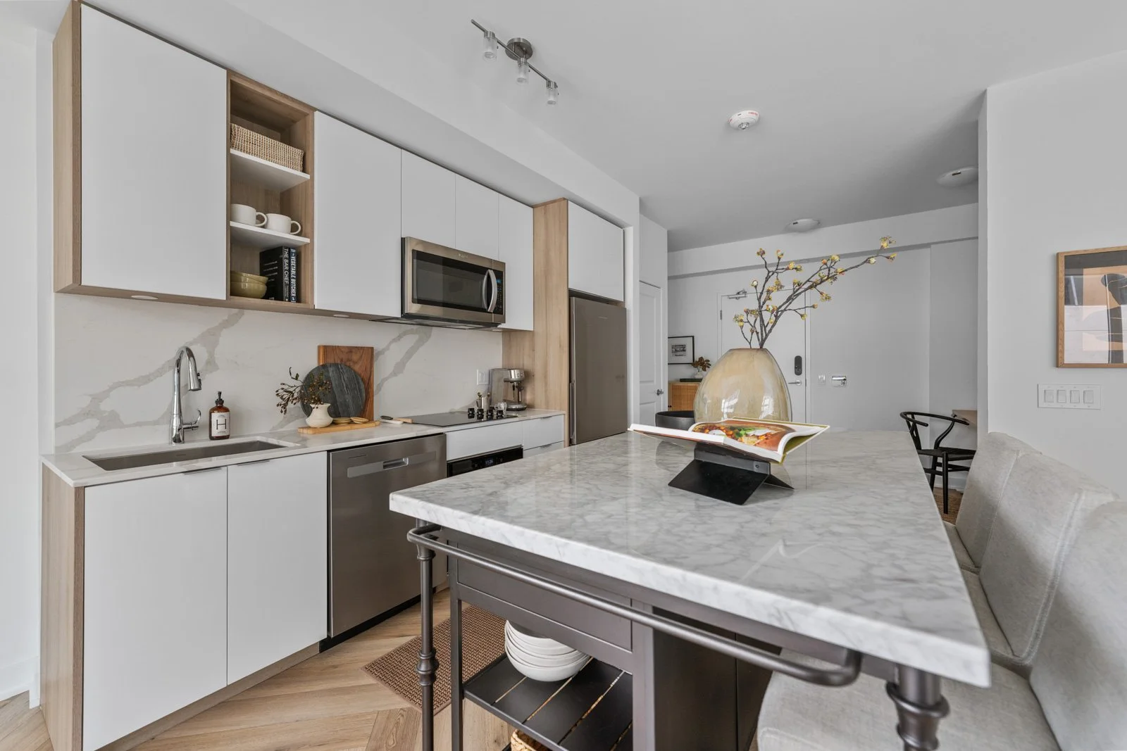 3. 1128-543 richmond st-37.jpg