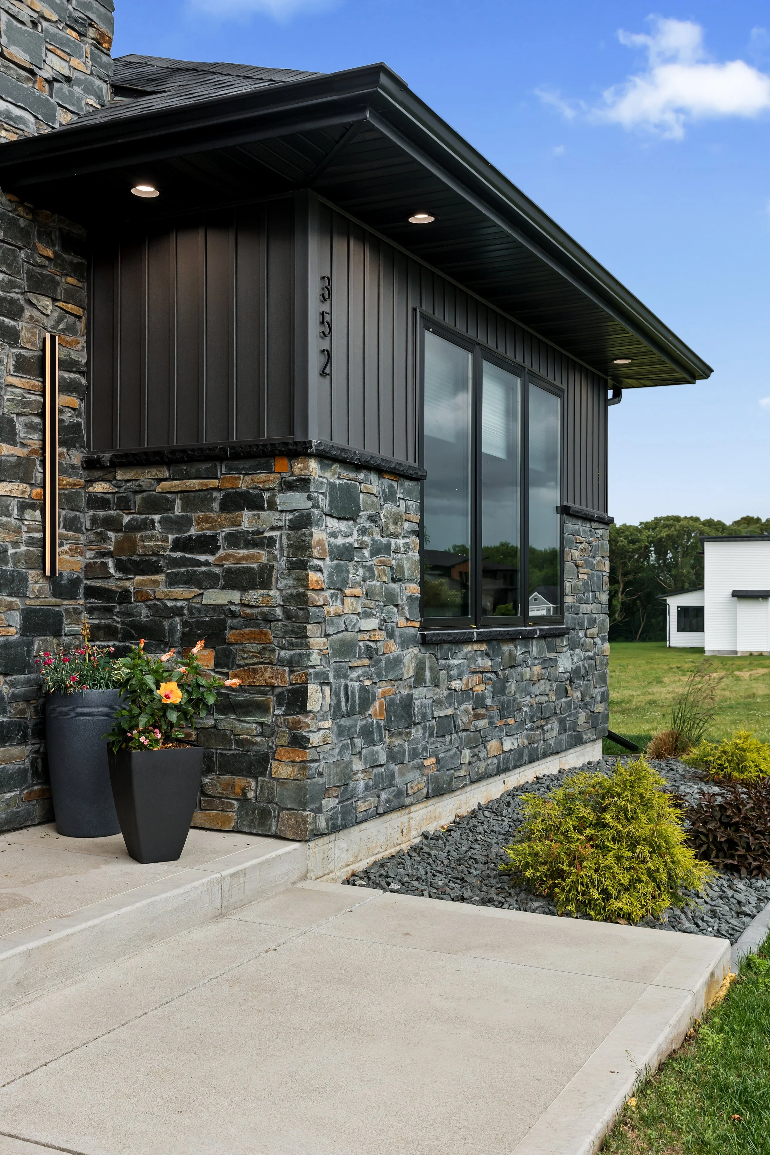 Moody 352 Madison Dr Riverdale IA03.jpg