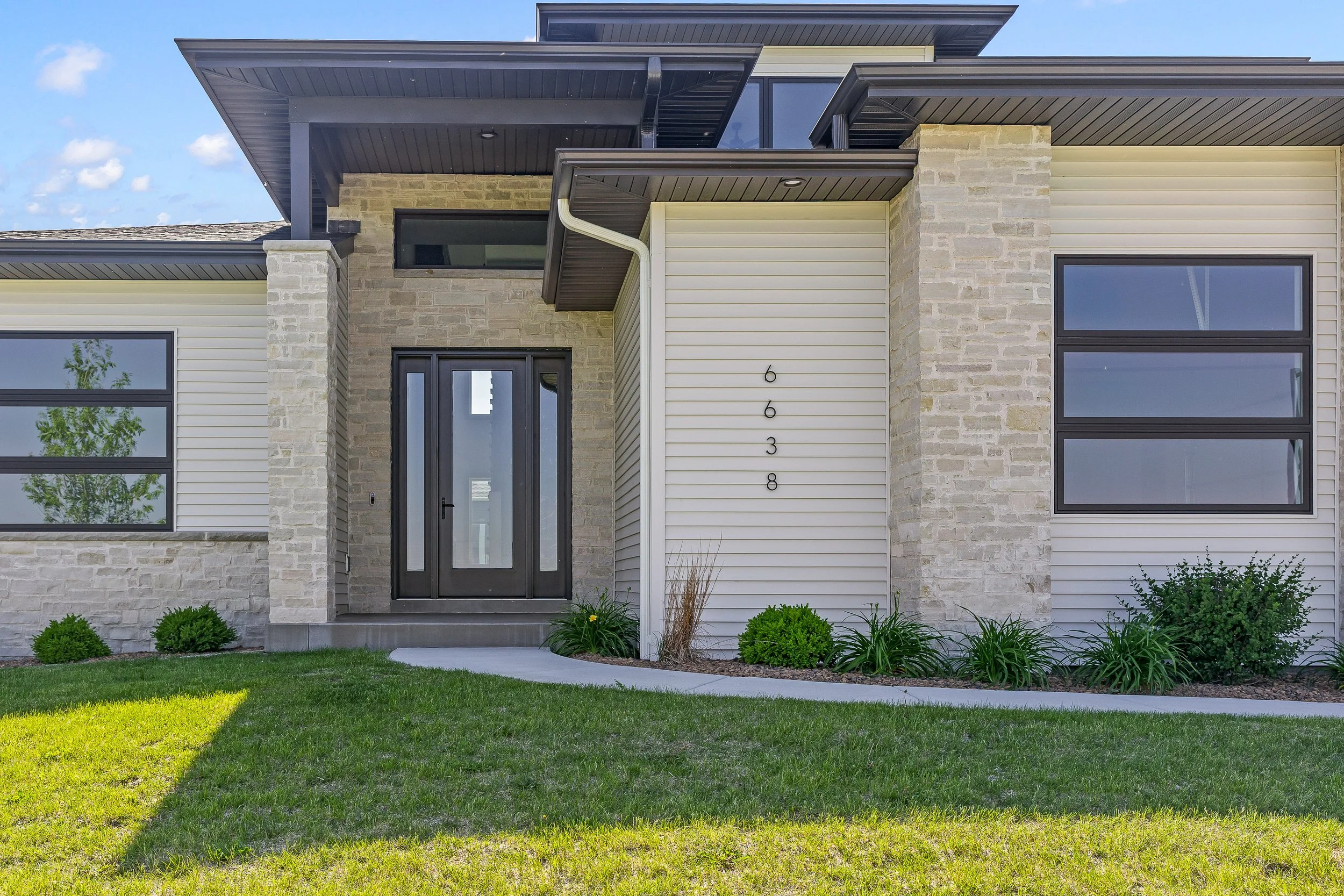 6638 Pelican St Bett IA20.jpg