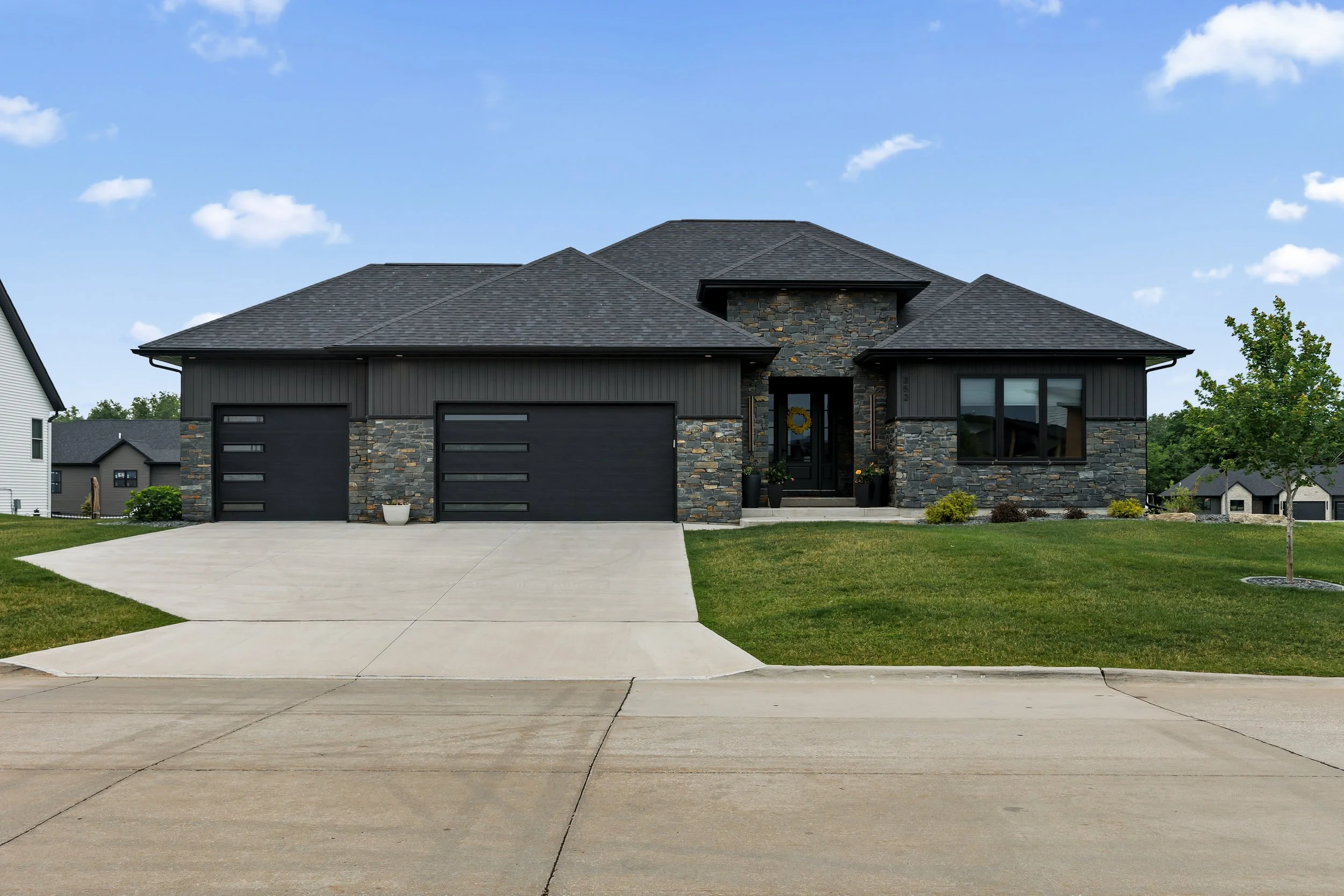 Moody 352 Madison Dr Riverdale IA01.jpg