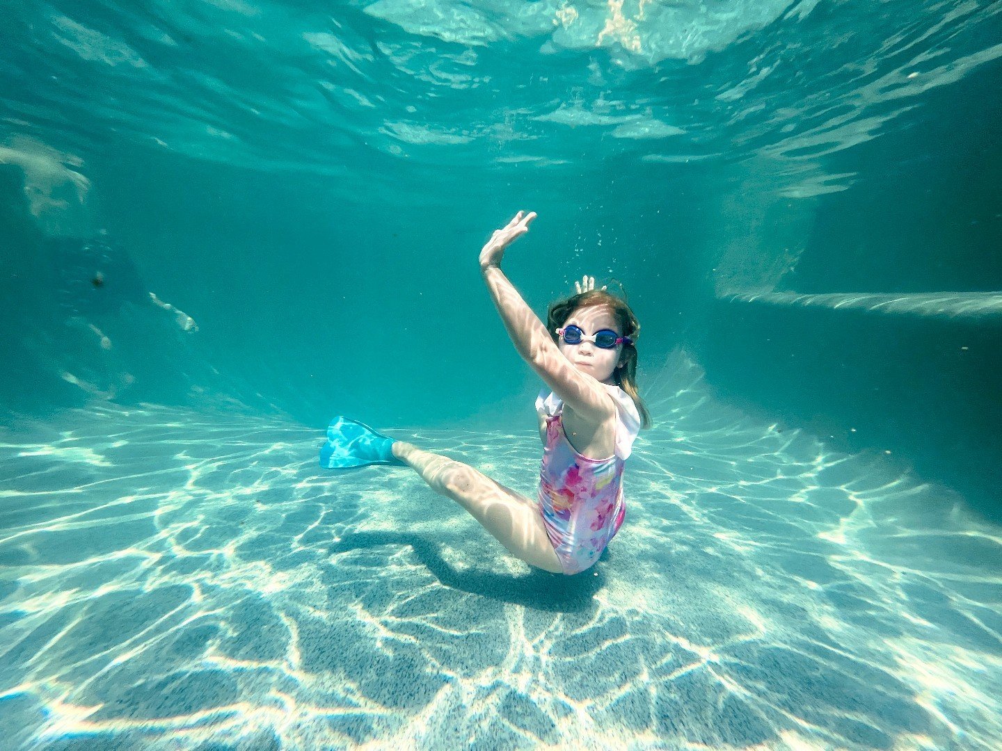 We made it through the school year!

Summertime shenanigans, here we come!

#momwithacamera #underwaterkids #underwaterphotography #PhoenixFamilyPhotographer #ScottsdaleFamilyPhotographer #PhoenixLifestylePhotographer #PhoenixInHomePhotographer #Ariz