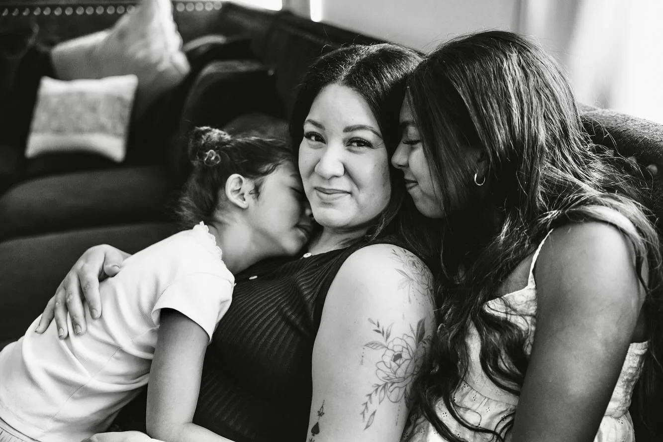 Every session is unique. 
Some sessions are cuddly and calm and quiet. 
Some sessions are rambunctious and full of laughter. Each session is tailored to your family based on your personalities and what you would like to preserve during this time. 
Fa