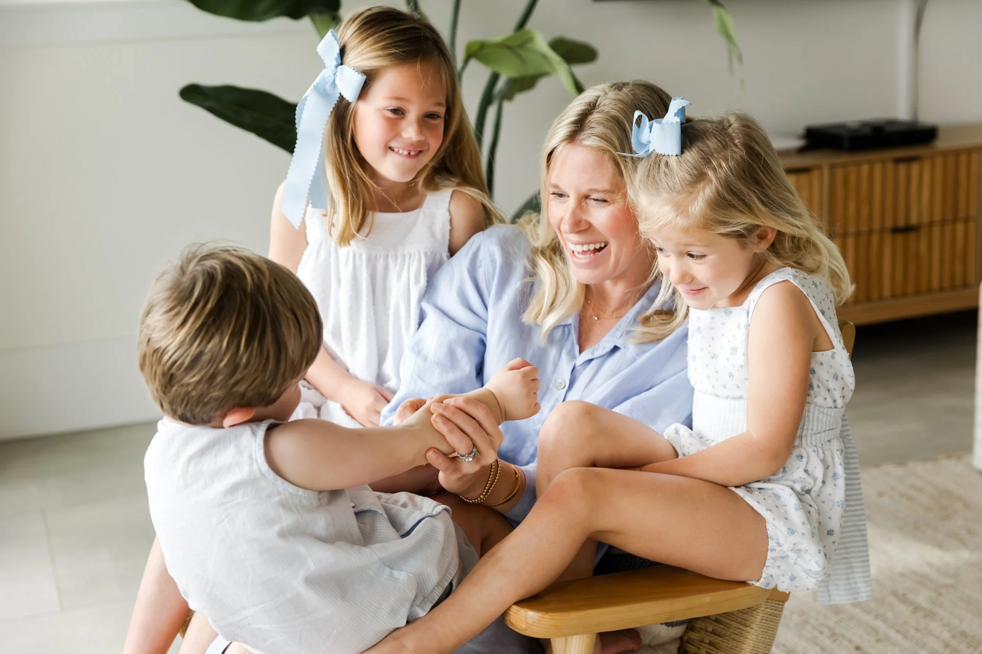 motherhood portraits family photos in-home lifestyle phoenix-1.jpg