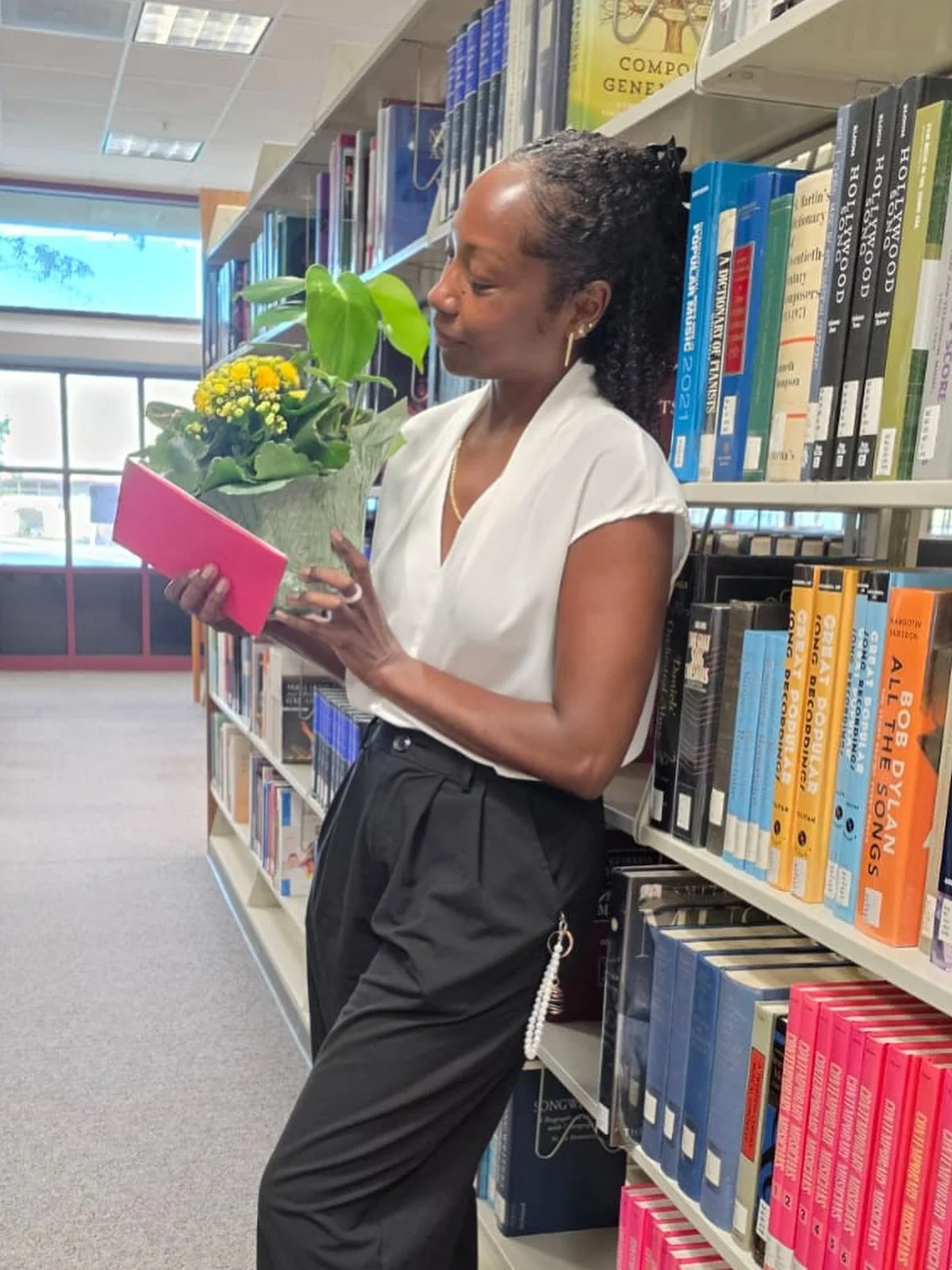 &iexcl;Thank You!
✨🧿✨
#WheresMsB #Writer #Librarian #VoiceActor #Scorpio #FashionOver40 #LibraryLife