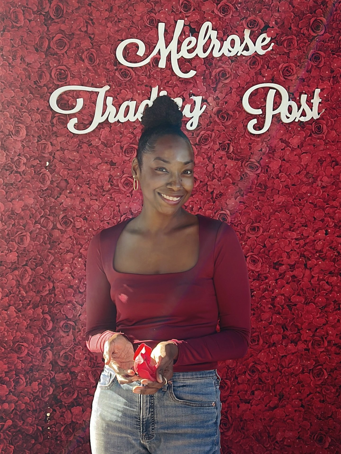 Wish you were there💋 Adventures, Poetry &amp; Entertainment on Melrose.
🧿
Latest Poetry Zine: Confessions Of A Sad Girl Pretending To Be Alright on bn.com
✨
#WheresMsB #Writer #Librarian #Scorpio #LosAngeles #ThingsToDo #Melrose #Fairfax #Poetry #T