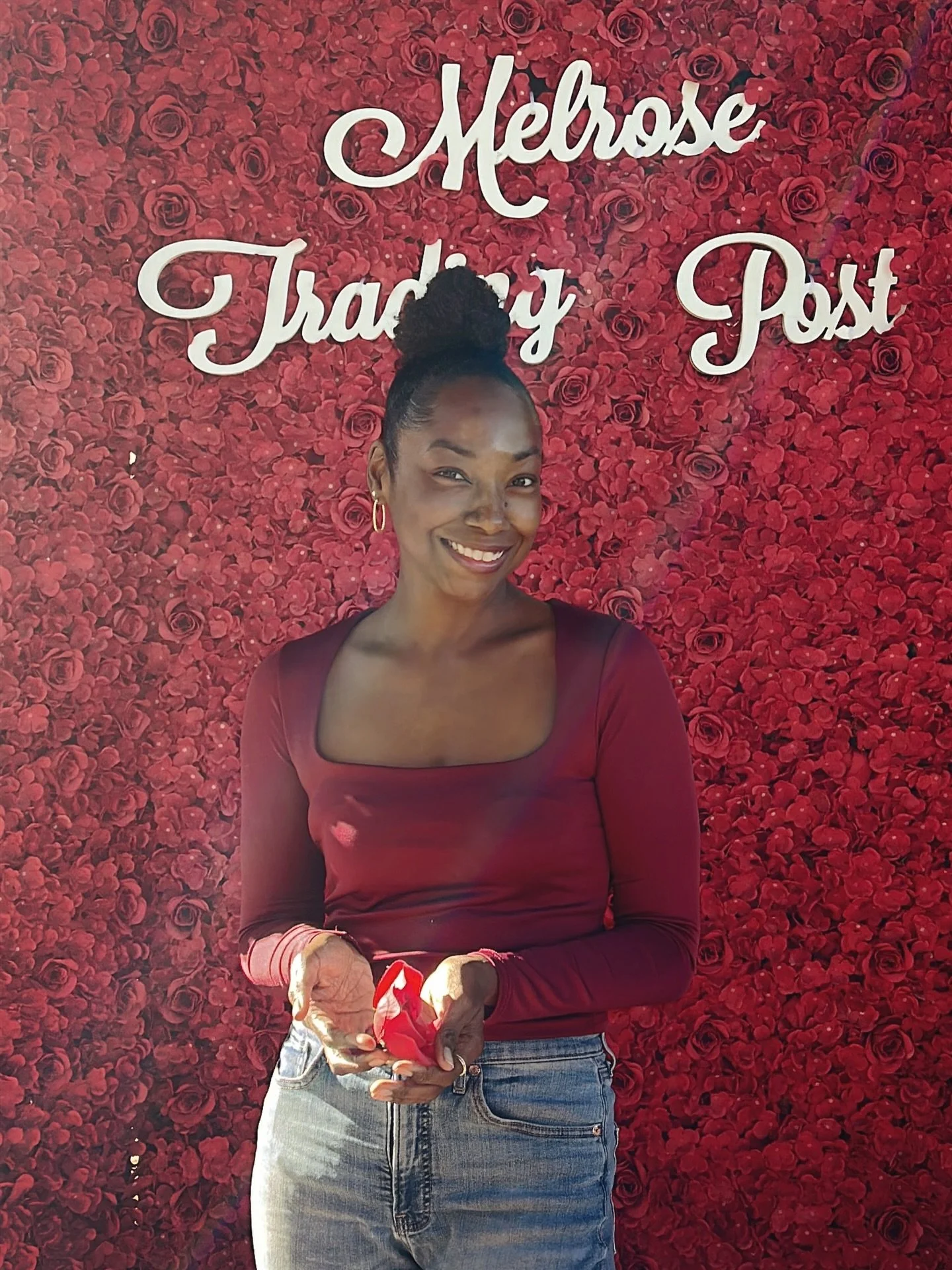 Wish you were there💋 Adventures, Poetry &amp; Entertainment on Melrose.
🧿
Latest Poetry Zine: Confessions Of A Sad Girl Pretending To Be Alright on bn.com
✨
#WheresMsB #Writer #Librarian #Scorpio #LosAngeles #ThingsToDo #Melrose #Fairfax #Poetry #T