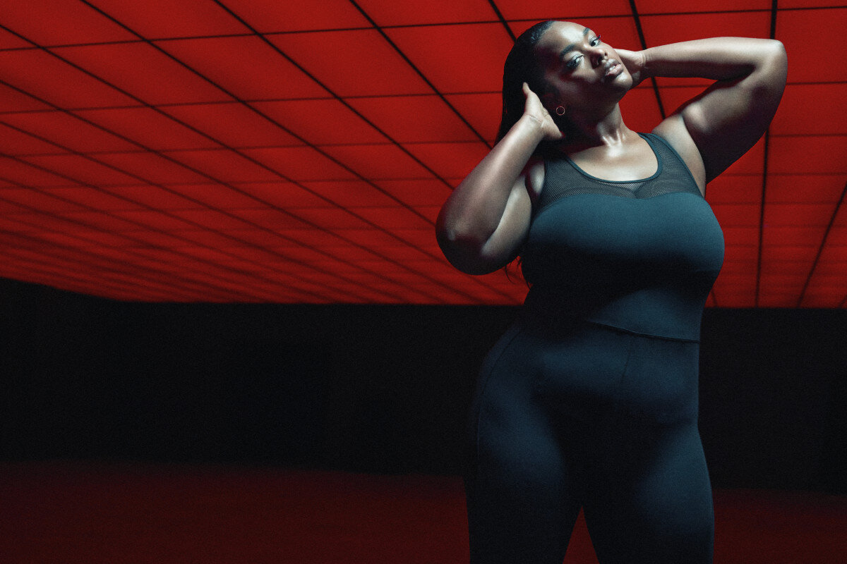 goodamerican_precious_mixedmeshjumpsuitmixedmeshcropleggingperformance_film_0064_rgb_f1.jpg
