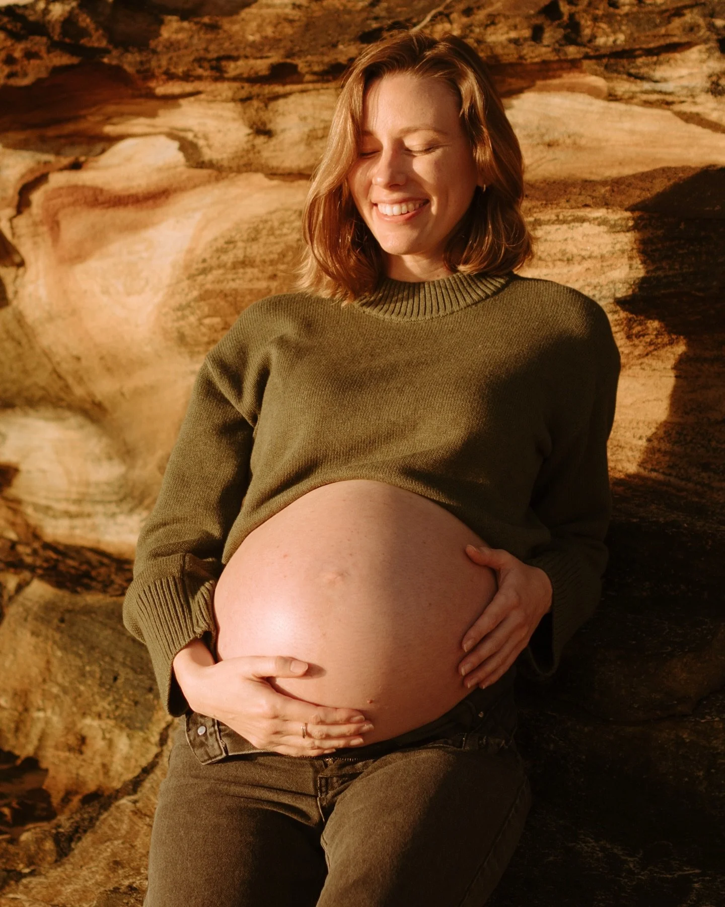 Winter sun and that perfect golden light at the beach ☀️

I love maternity sessions that feel relaxed, no awkward posing, just enjoying this moment before bub arrives.

In a couple weeks I get to photograph these two again, this time with their newes
