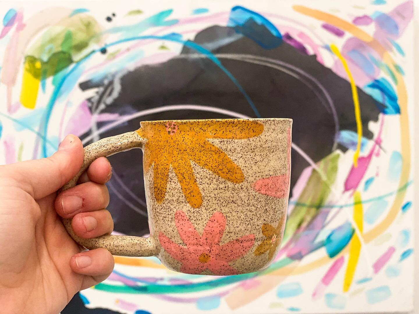 🌼
.
.
.
70s floral inspired mug featuring beautiful work by @kaitlyndressel 🤍
.
.
.
#clayallday #clay #mug #mugshot #handmade #handmadewithlove #thatsdarling #wheelthrownpottery #pottery #pots #coffeemug #victoriajadeart #tallyart #tallahassee #tal
