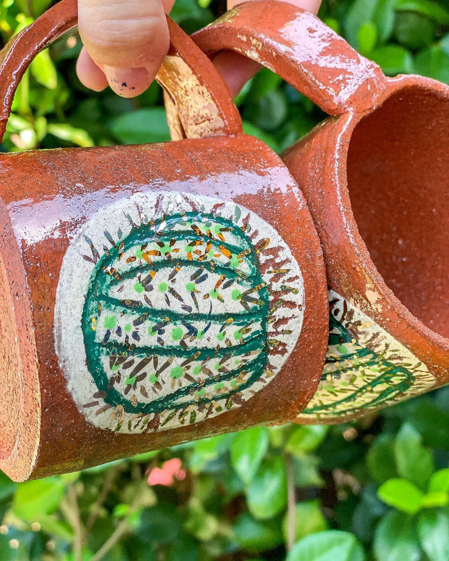 c a c t i 🌵
obsessed with this custom commission for a couple getting married!!
.
.
.
#clay #clayallday #cacti #cactiofinstagram #mug #handmade #thatsdarling #madewithlove #wheelthrownpottery #pottery #victoriajadeart #tallyclayarts #tallahassee #ta