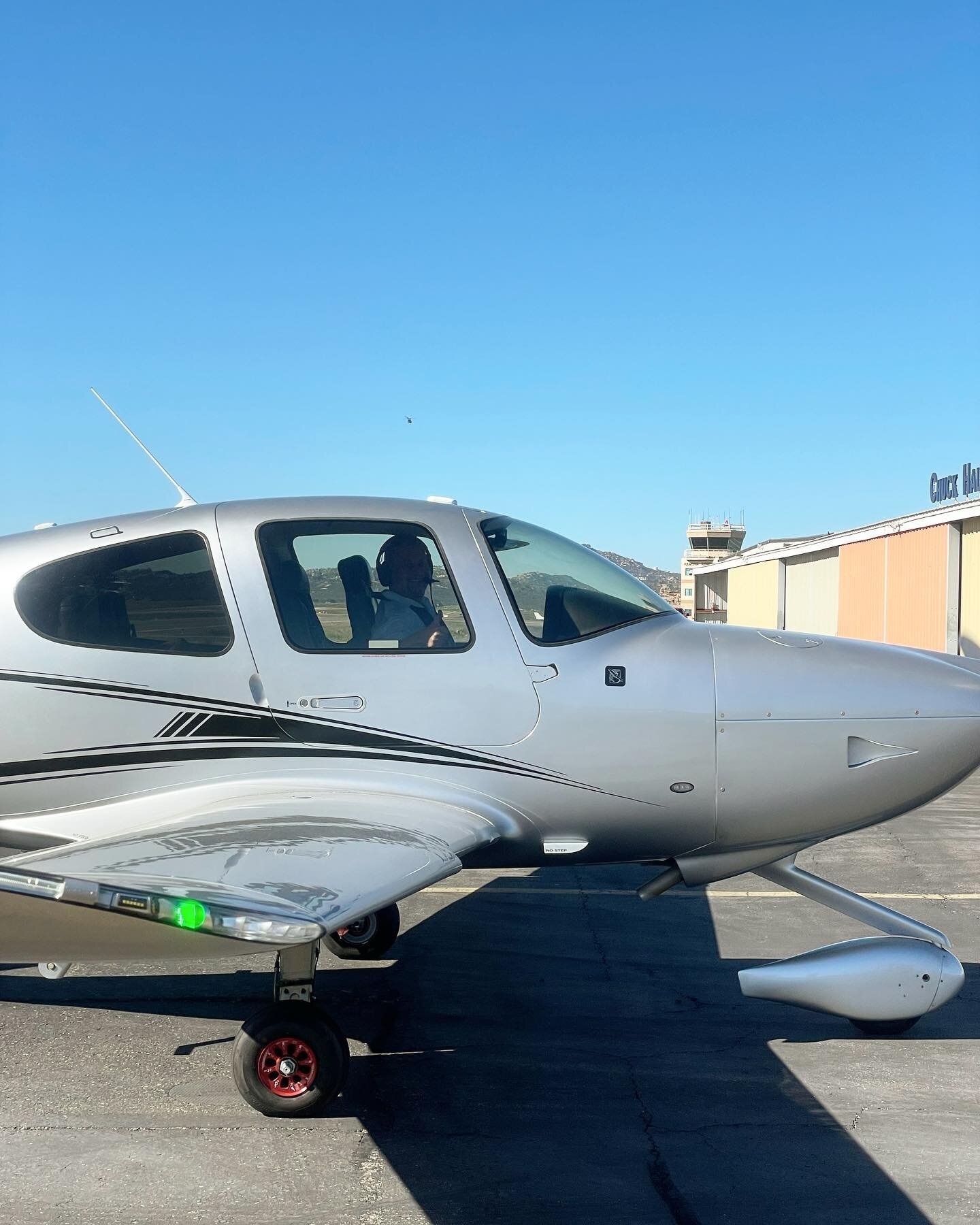 Congratulations to one of our students, Suren, on his first SOLO in the SR20!

#brbaviation #learntobrb #cirrusaircraft #cirrus #aviation #flying #cirruslife #cirruspilot #KSNA #soloflight