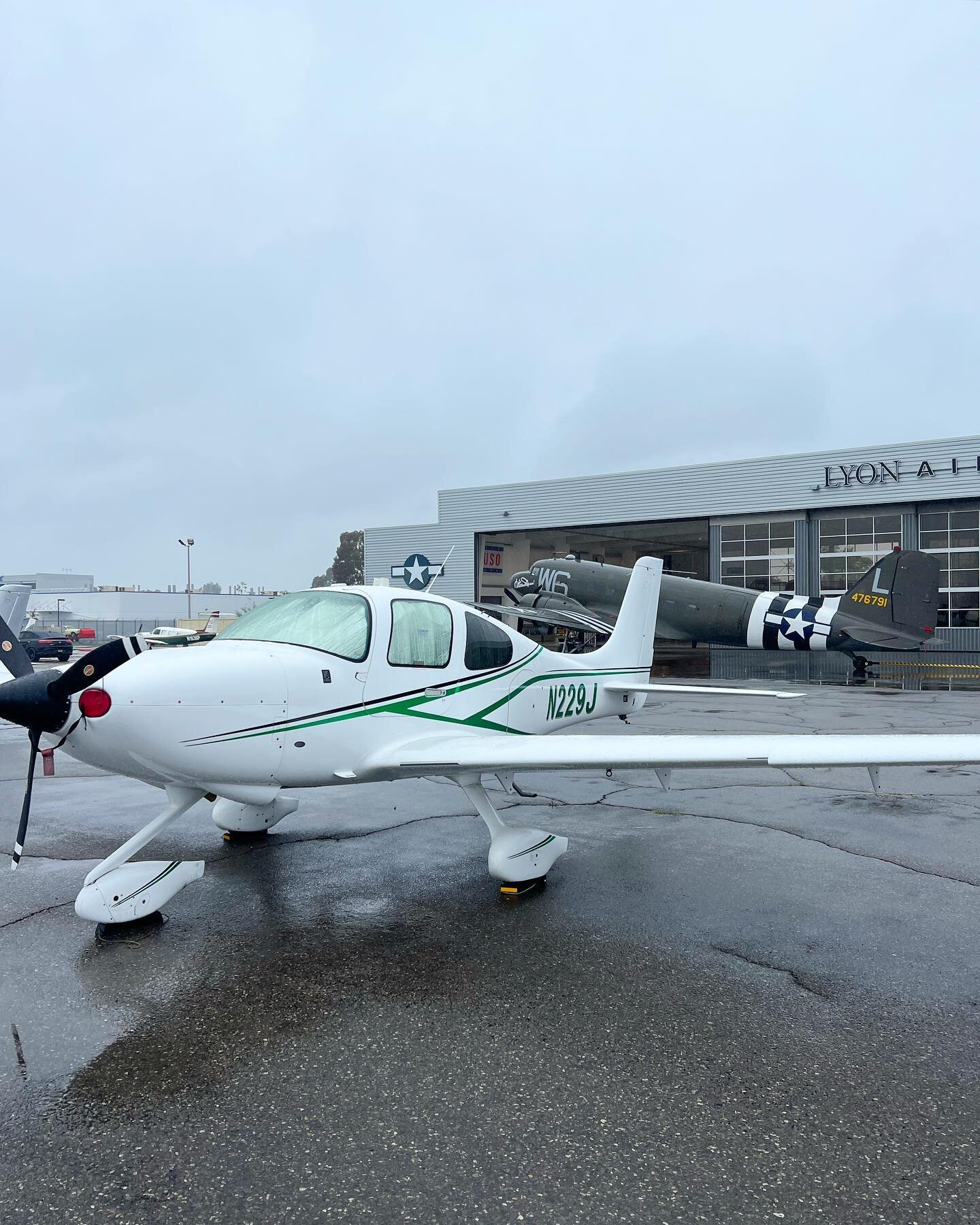 Choose your ride 😎

#brbaviation #learntobrb #cirrusaircraft #cirrus #aviation #flying #cirruslife #cirruspilot #KSNA #LA #losangeles #orangecounty #newport #lagunabeach #dc3