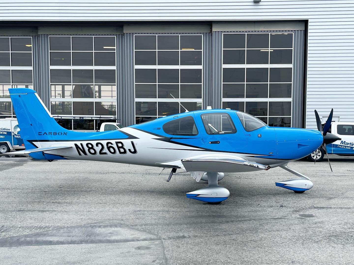 Take a look at one of our student&rsquo;s brand new SR22T! 🤩 Looks fast just sitting there!

#brbaviation #learntobrb #cirrusaircraft #cirrus #aviation #flying #cirruslife #cirruspilot #KSNA #LA #losangeles #orangecounty #newport #lagunabeach #sr22t