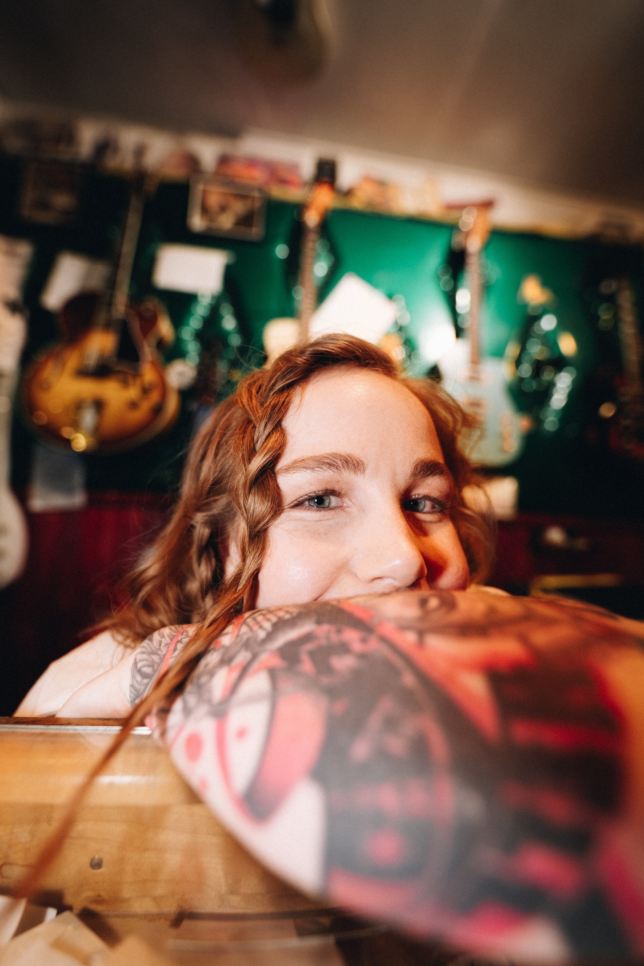 A new collaboration stepped in the building, Social Club & Epidemic Sound. I photographed the talented guitarist Rebecca Mardal for her upcoming releases. When Rebecca was being photographed she made sure to all put us in a trance by playing melodies