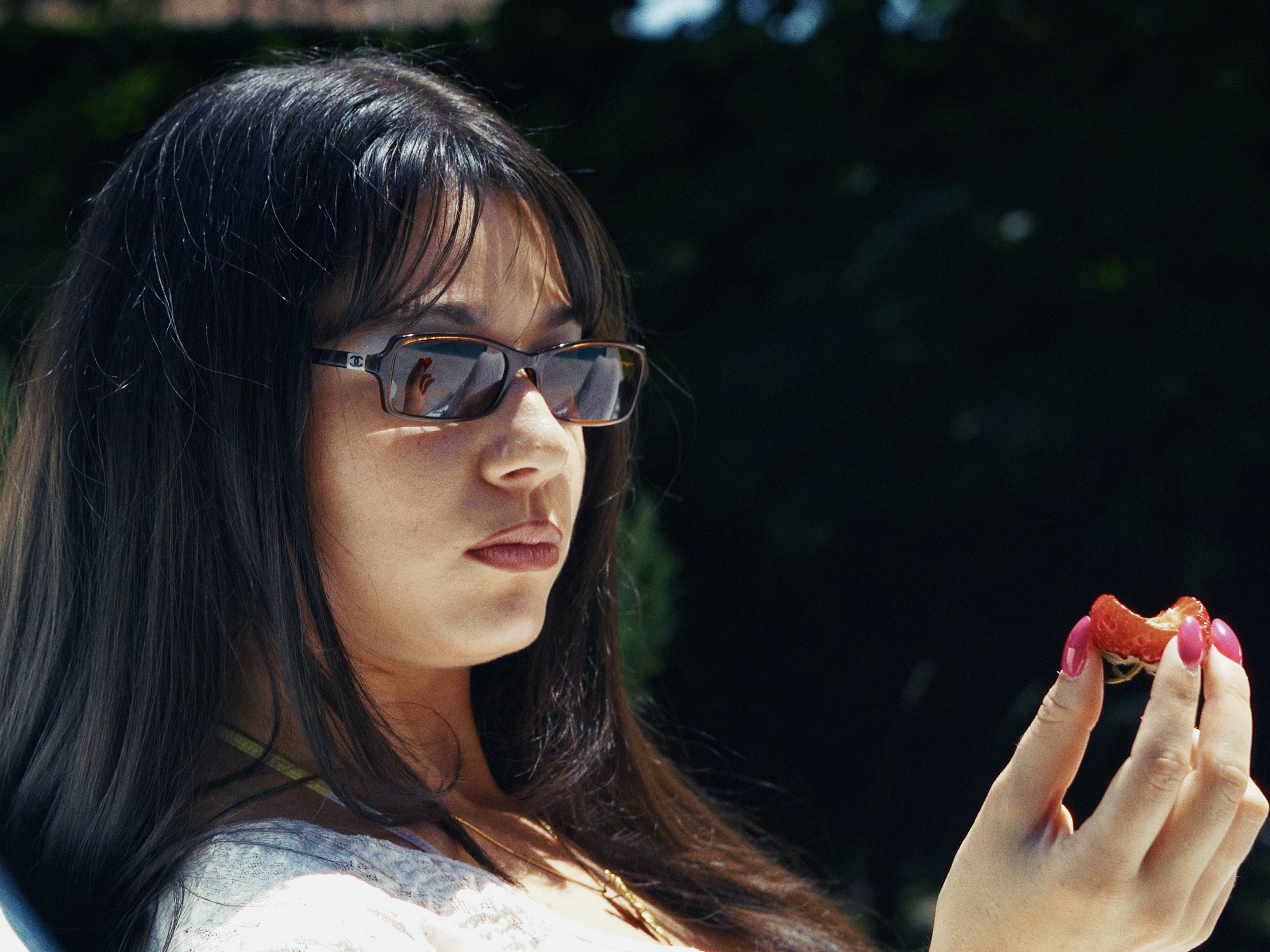 Azure is releasing two new songs this summer. Within a window of 24h we created two music videos. Our first project of the day was Two Step. We wanted to create a slightly awkward and plastic sense of flirting. A man and a woman with a mutual interes