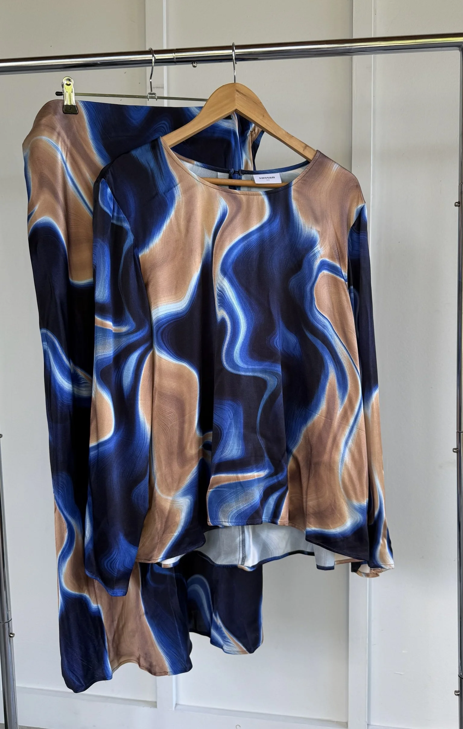 Sussan Blue Swirl Skirt and Top Set Size 20