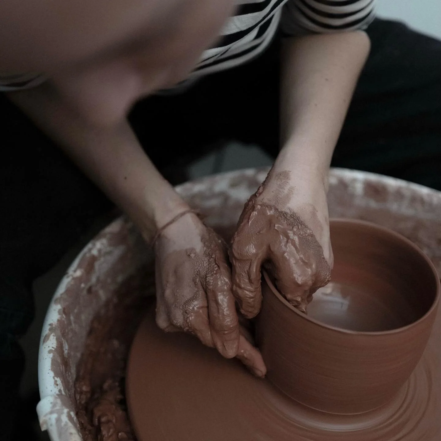 🥢 not wasting any time making your pre-ordered ramen bowls! 

🤍 order yours by clicking a link in my bio to get it in early January