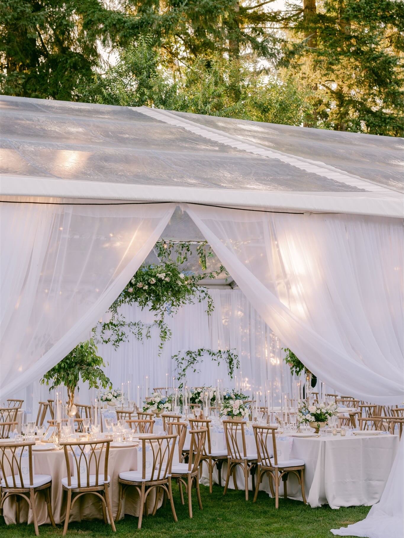 Our books are open for 2027 for all you newly engaged this holiday season. If you want to work with a team that thinks of the small stuff and brings your unique dreams to life, we&rsquo;d love to hear all about it! 

Find us at Ellssi.com or check ou