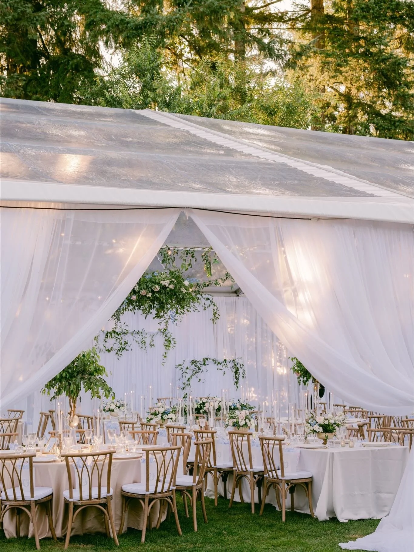 Our books are open for 2027 for all you newly engaged this holiday season. If you want to work with a team that thinks of the small stuff and brings your unique dreams to life, we&rsquo;d love to hear all about it! 

Find us at Ellssi.com or check ou