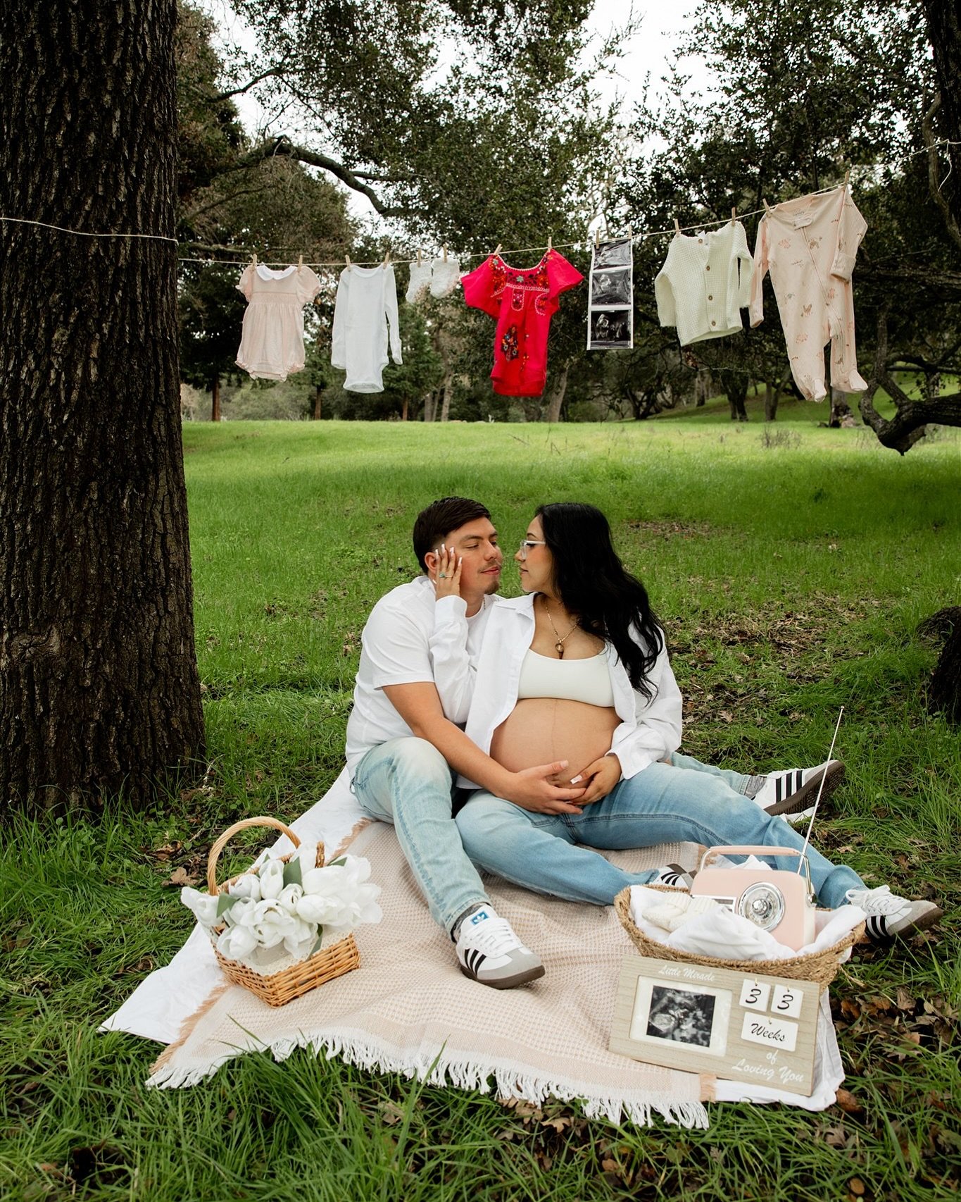 more from this maternity shoot 💓🧺🎀