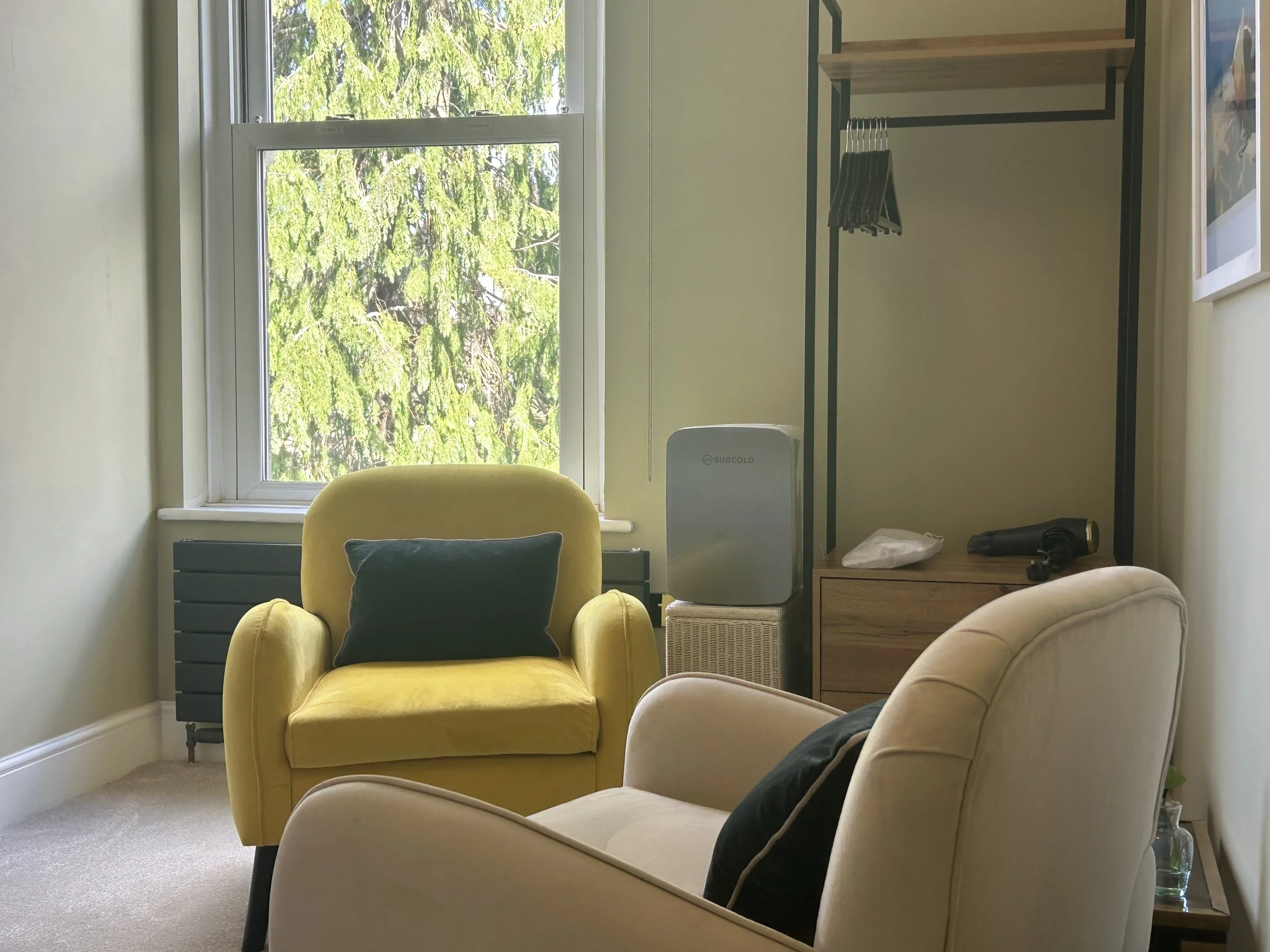 Seating area in Northen King, room 6, first floor