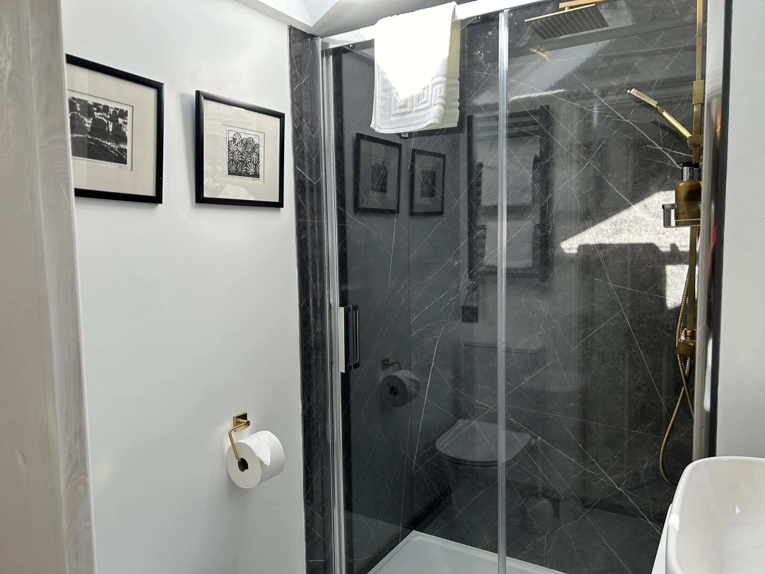 Double walk-in shower.