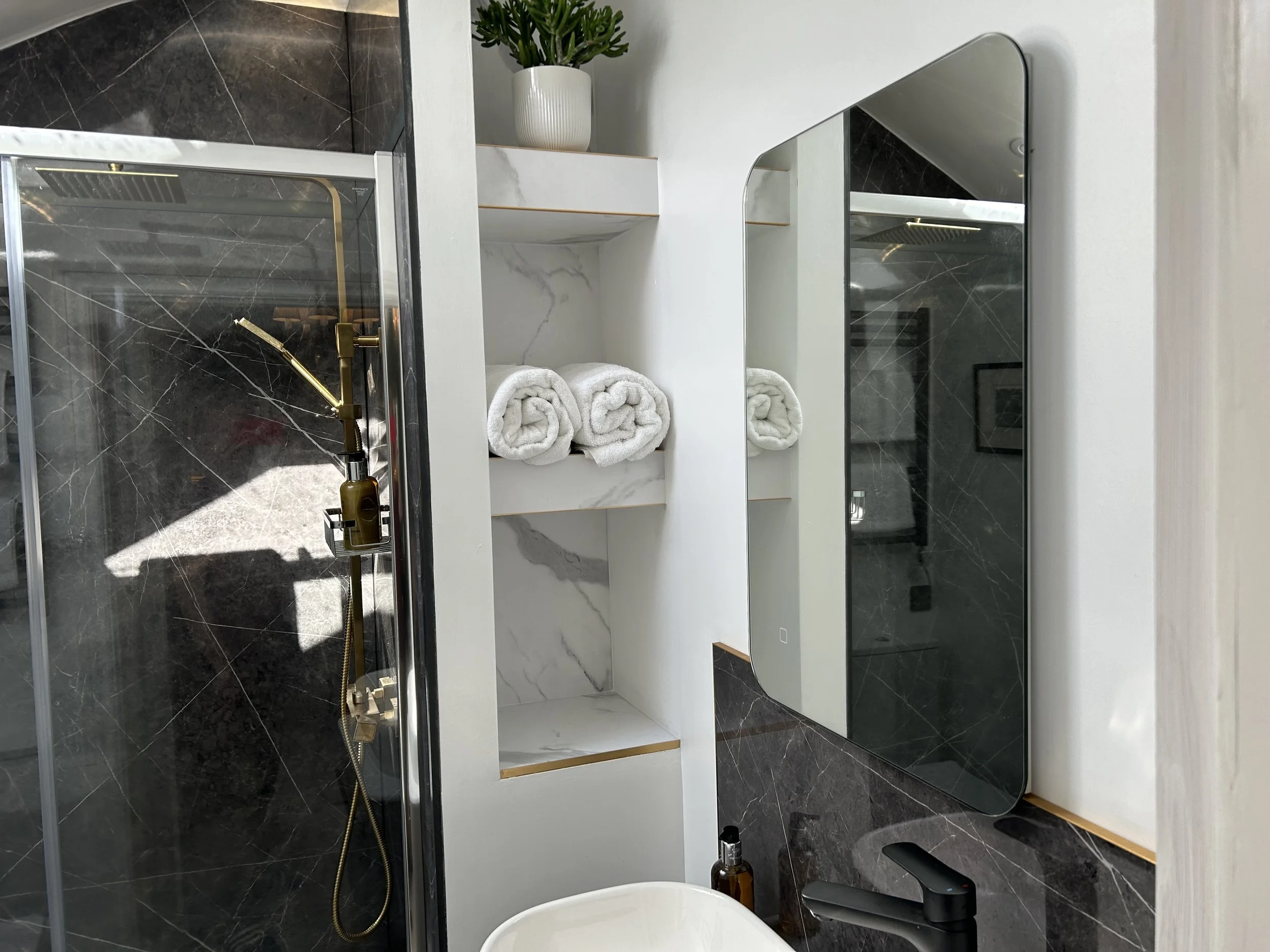 An en suite to luxuriate in.