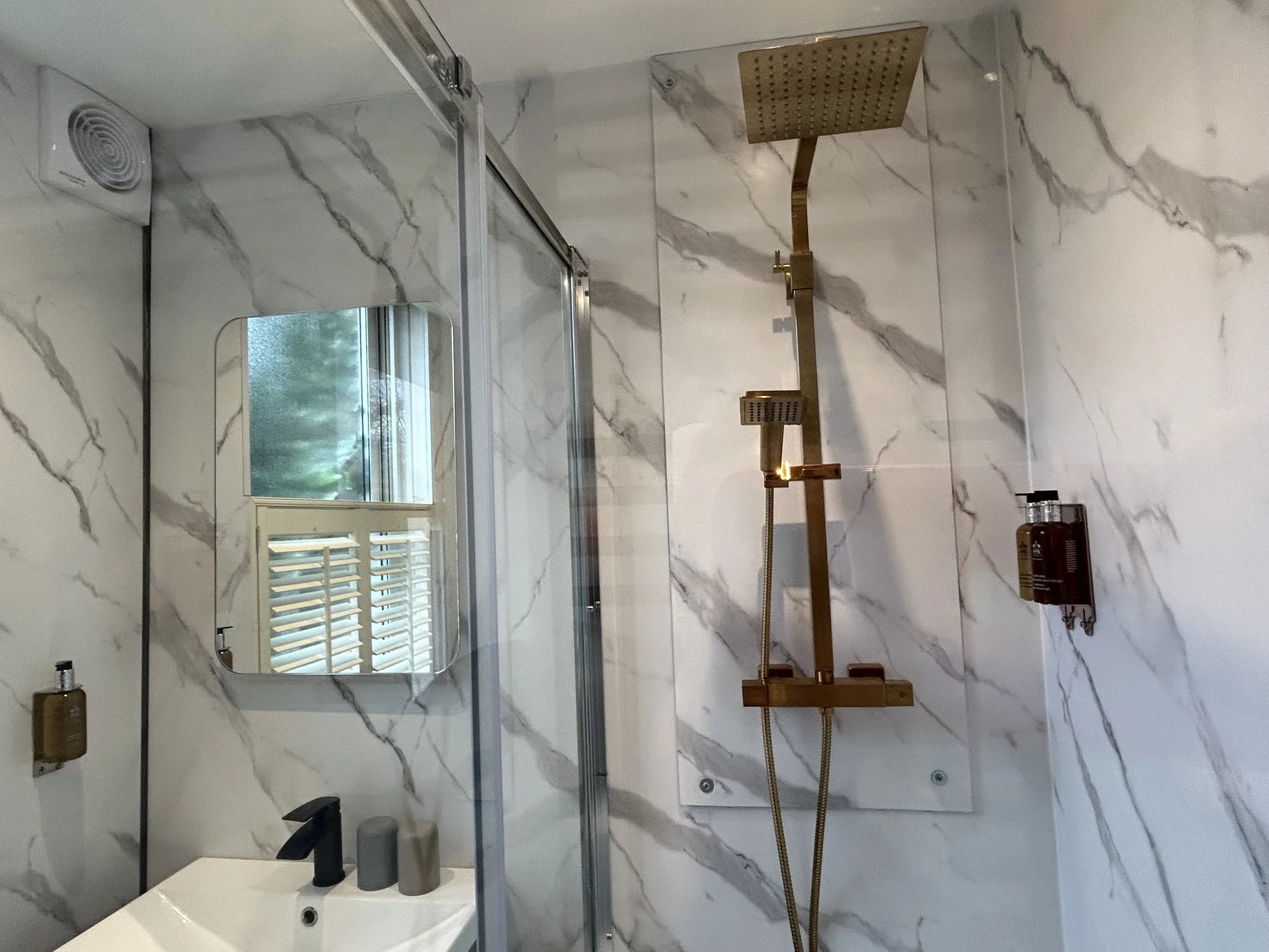 Double walk-in shower.