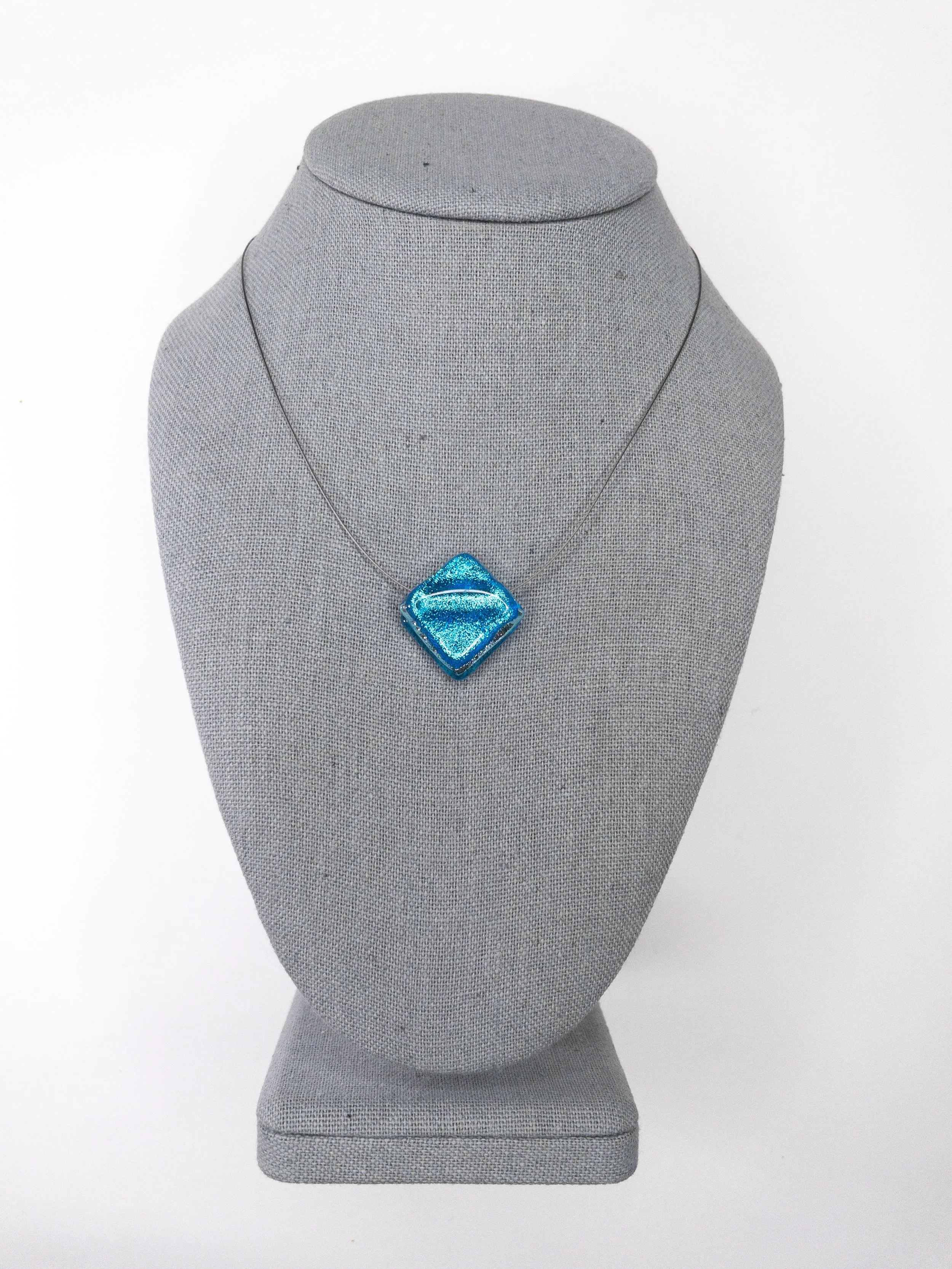 on-the-edge-of-summer-necklace-diamond-2.jpg