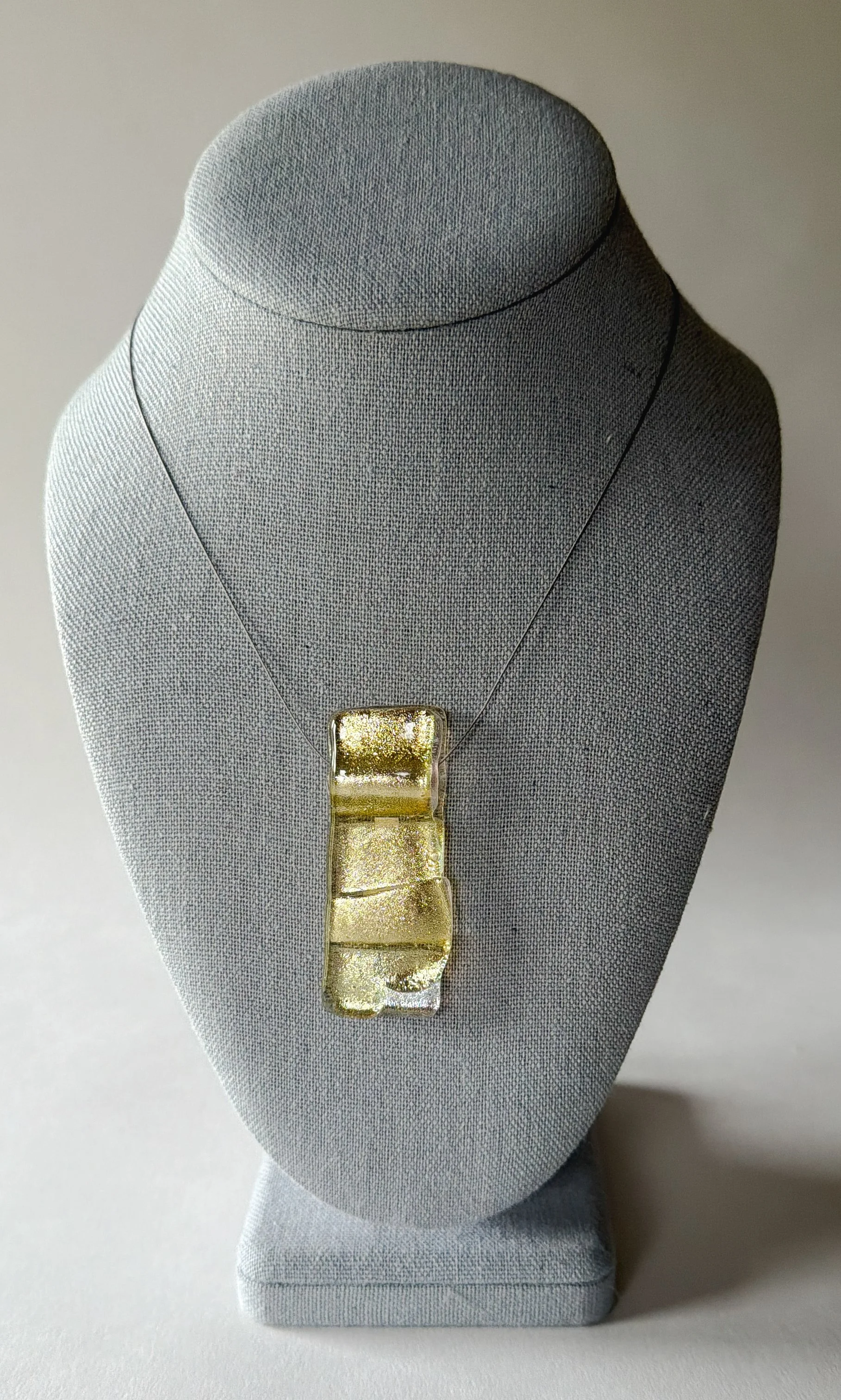 champagne-necklace-rectangle-150-1.jpg