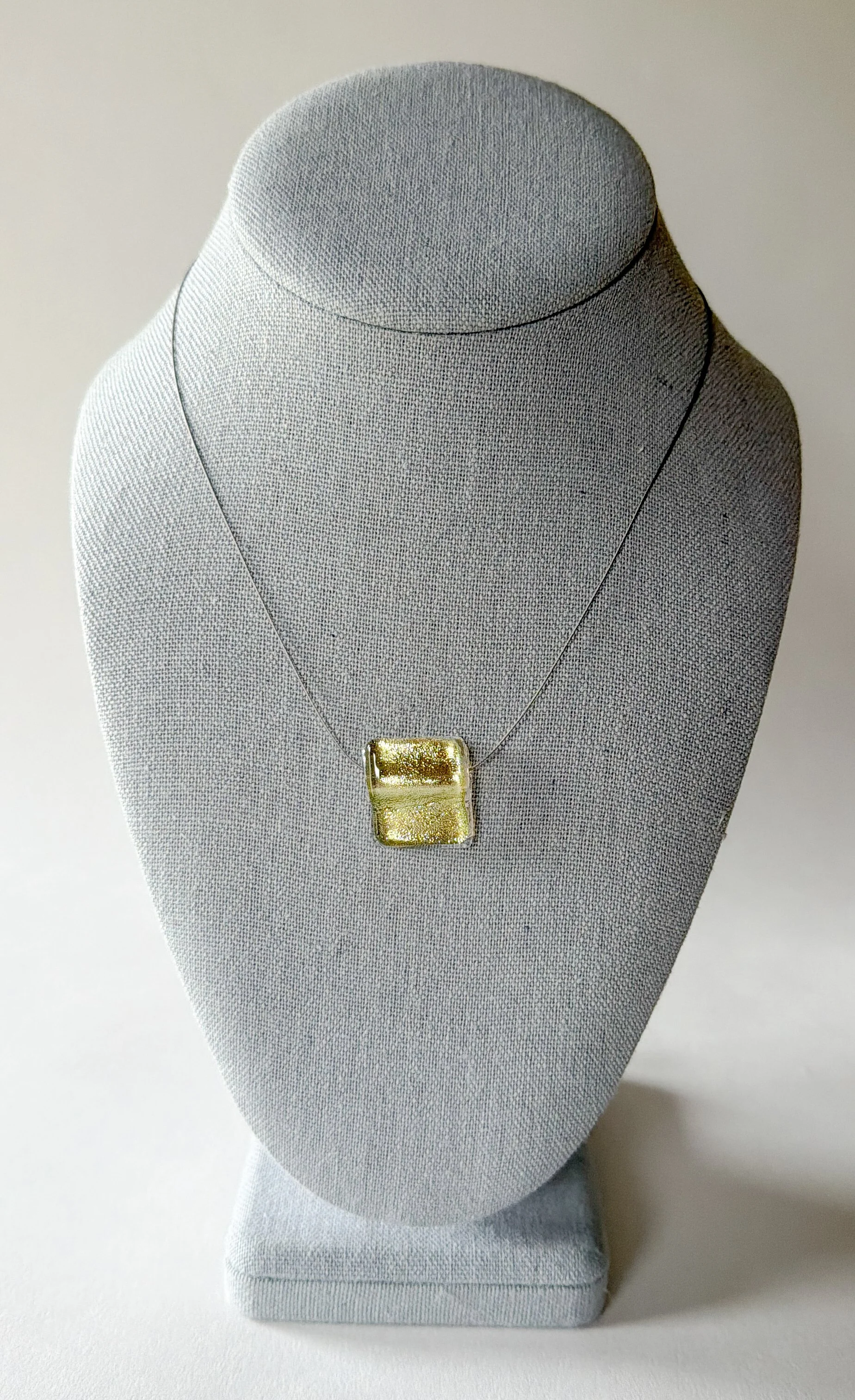 champagne-necklace-square-1.jpg