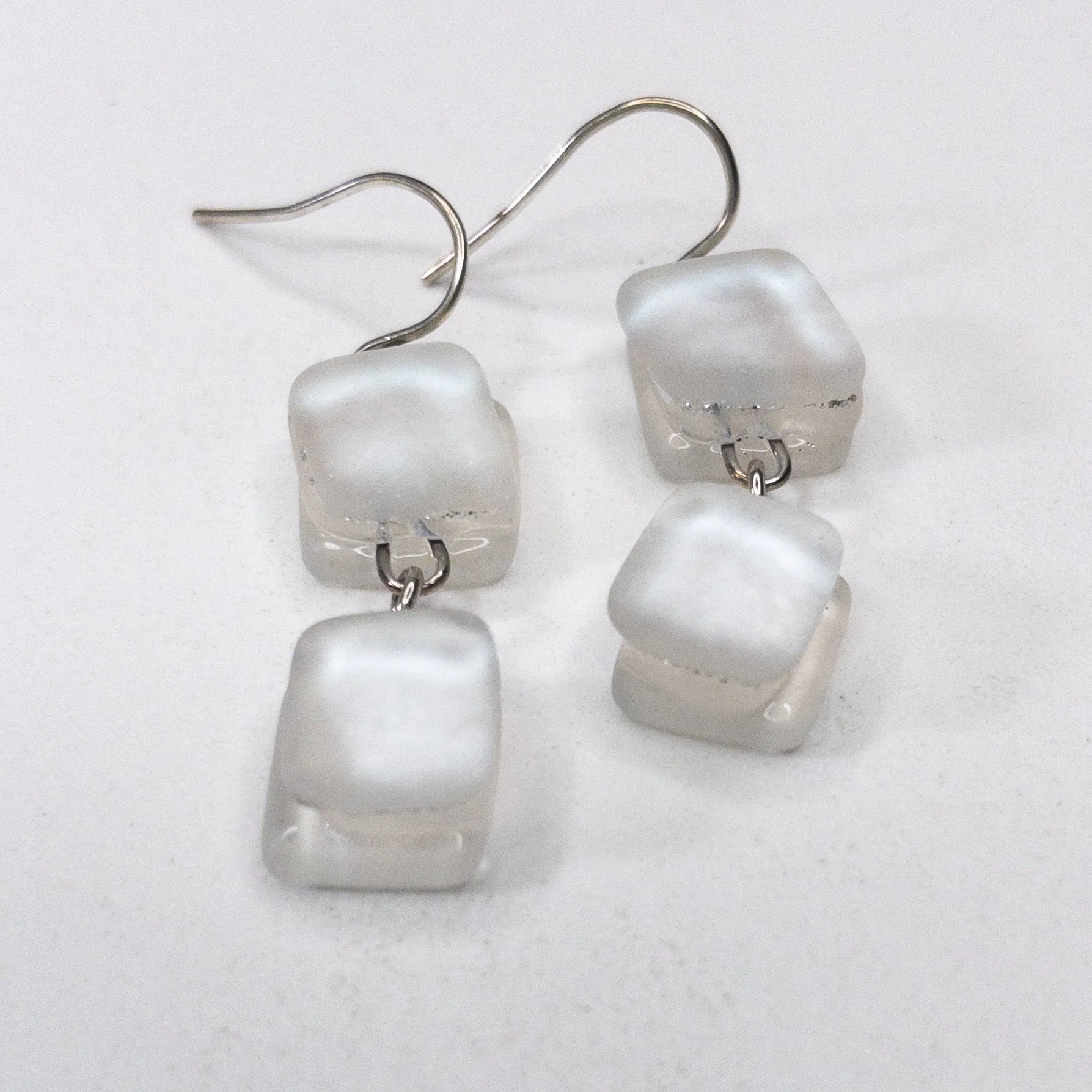 Pearlescent linked earrings.jpg