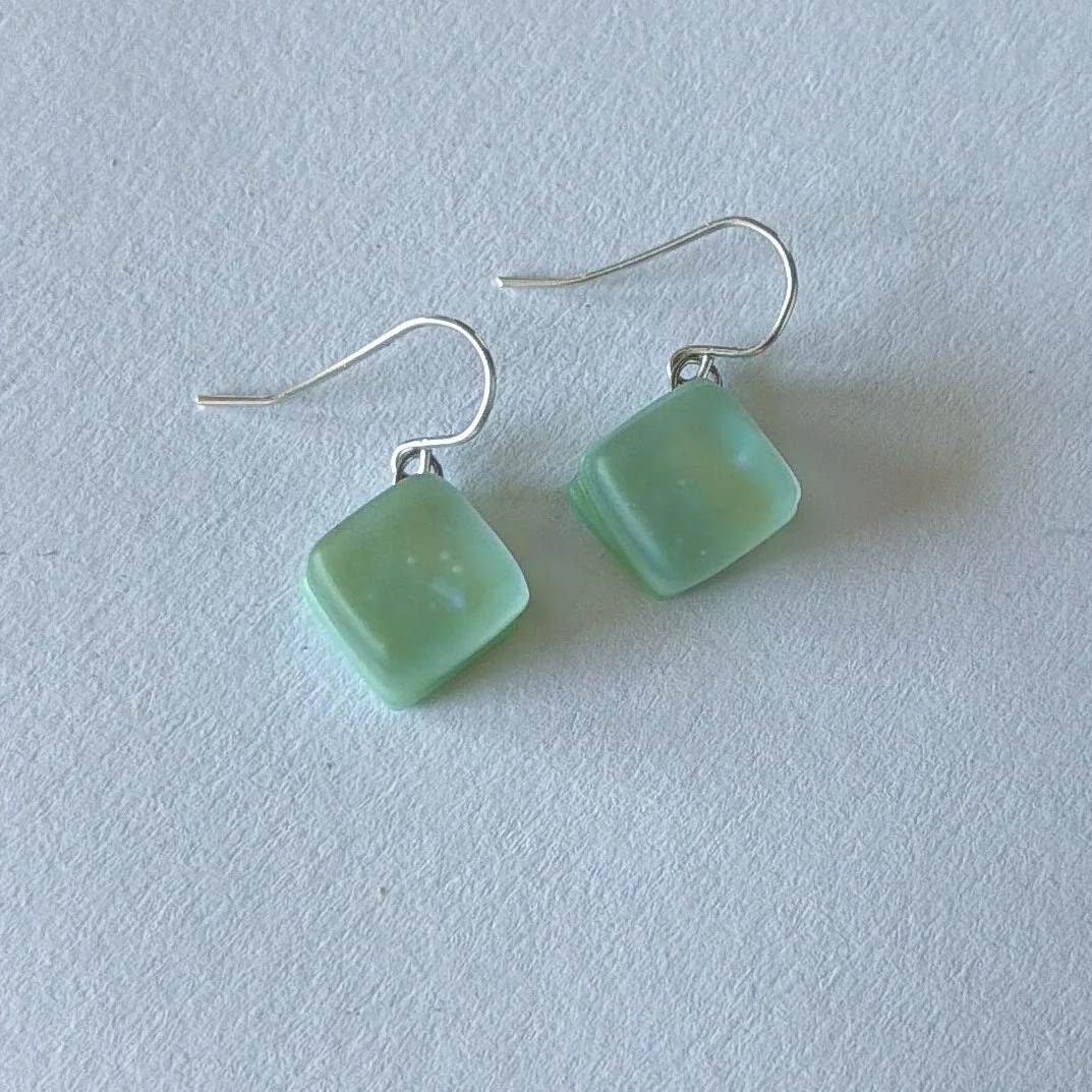 ocean-whisper-earrings-diamond.jpg