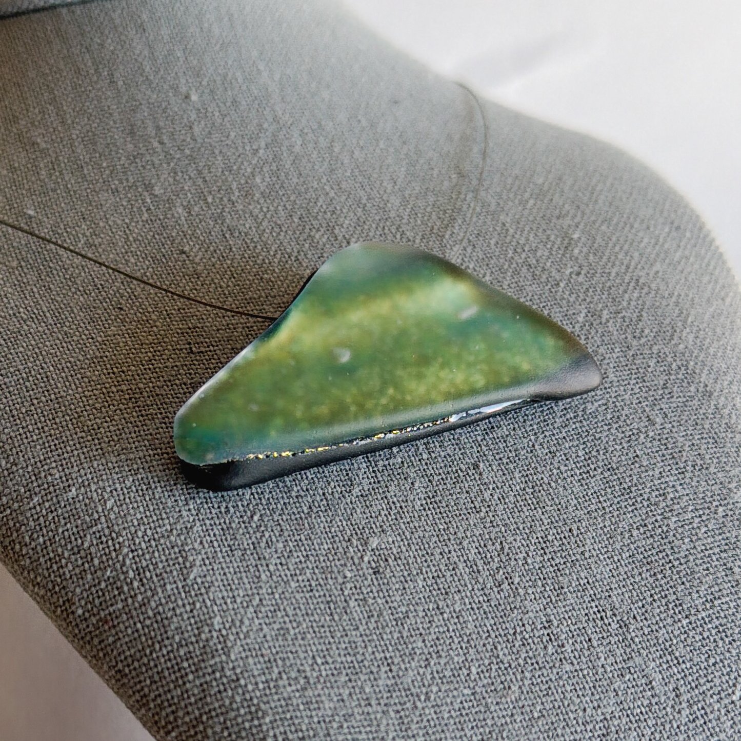 gilded-moss-necklace-triangle-150.jpg