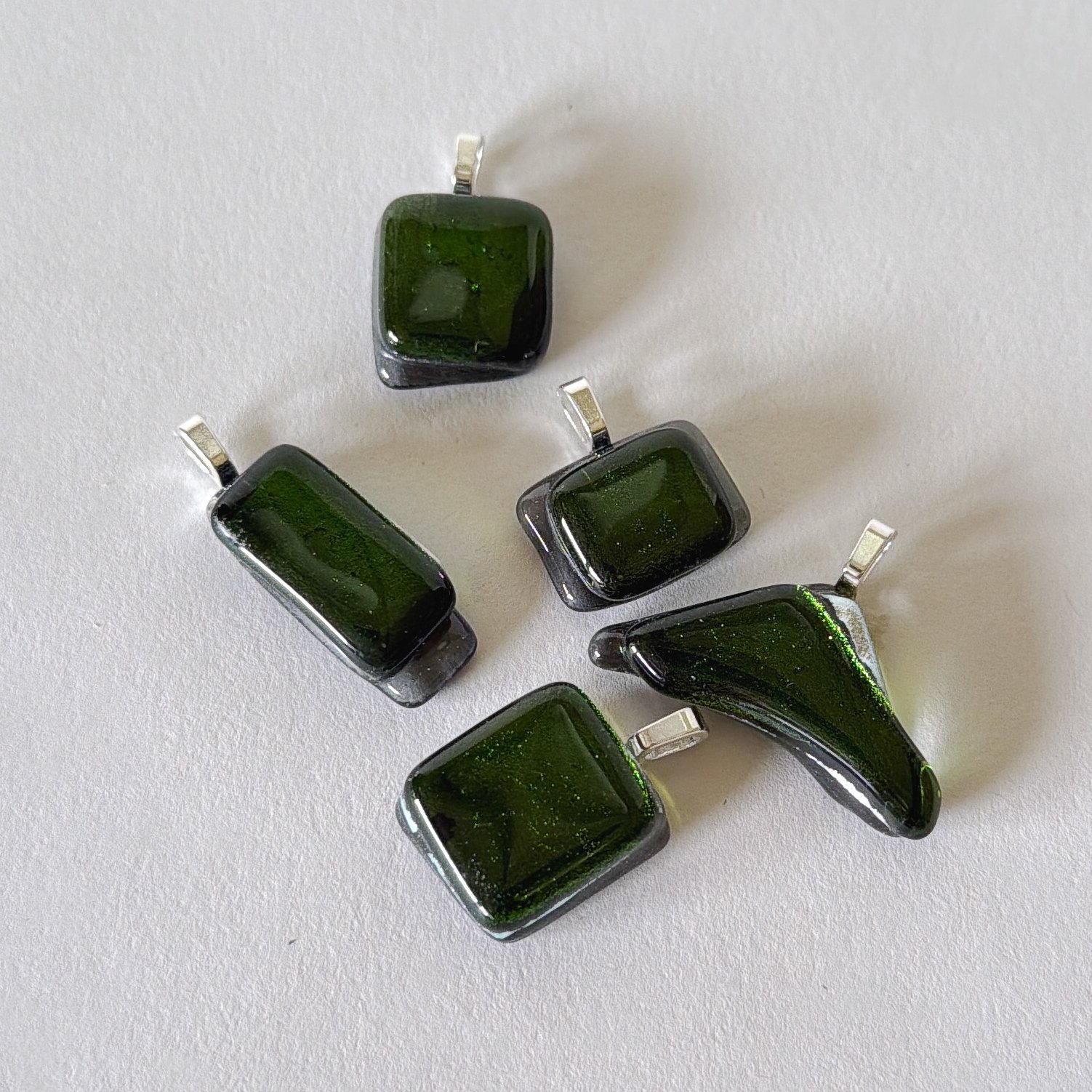 Bottlegreen Petite Pendant