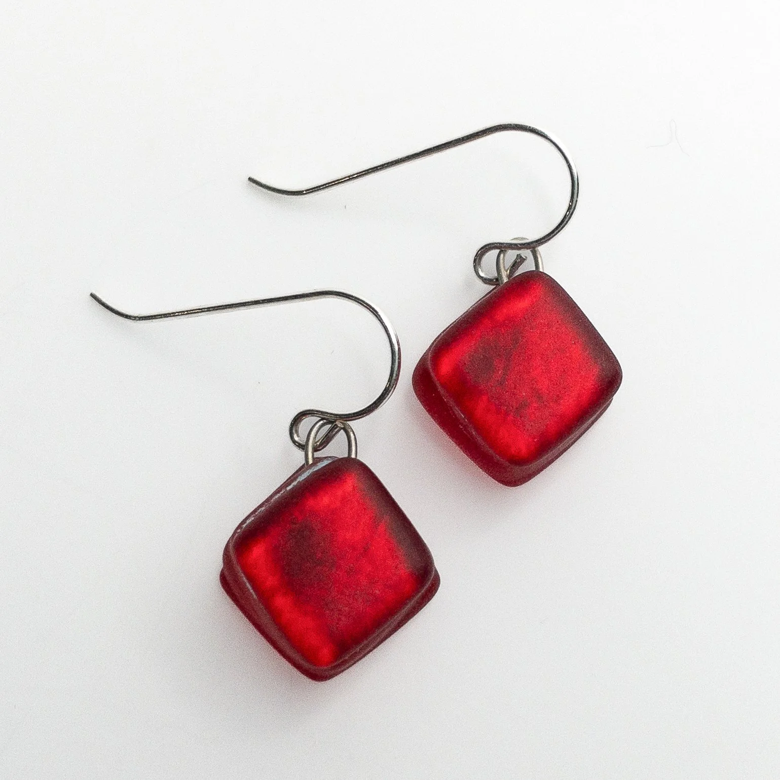 rosehips-earrings-diamond.jpg