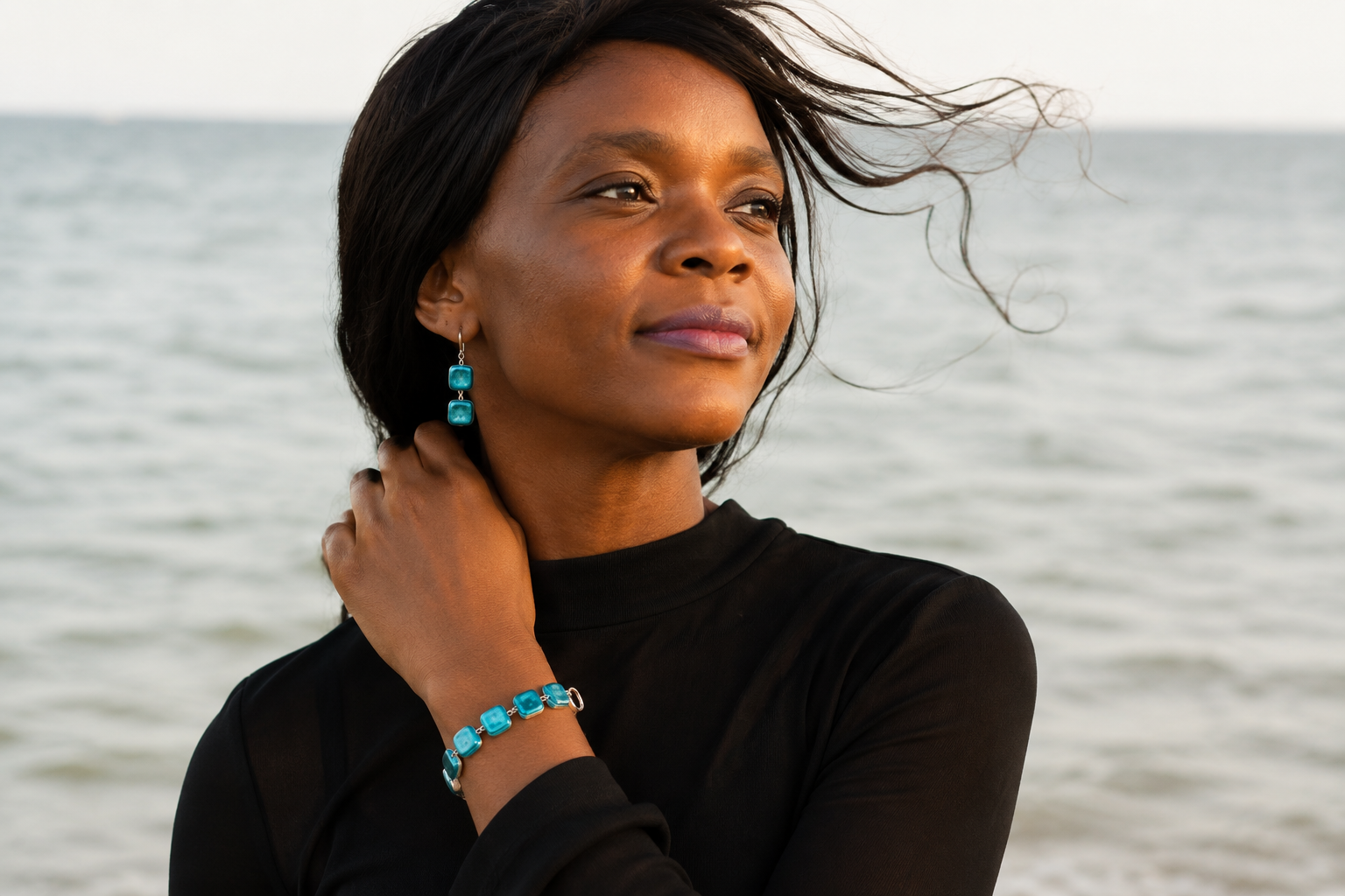 silver-tide-jewelry-model.png