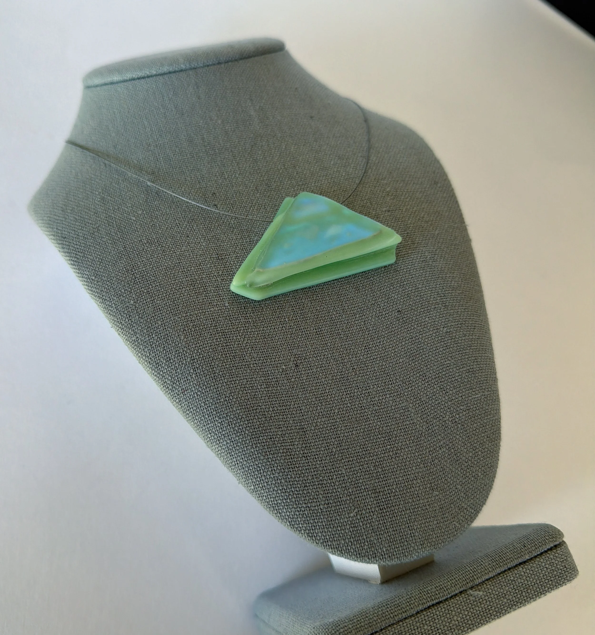 ocean-whisper-necklace-special-triangle-150-3.jpg