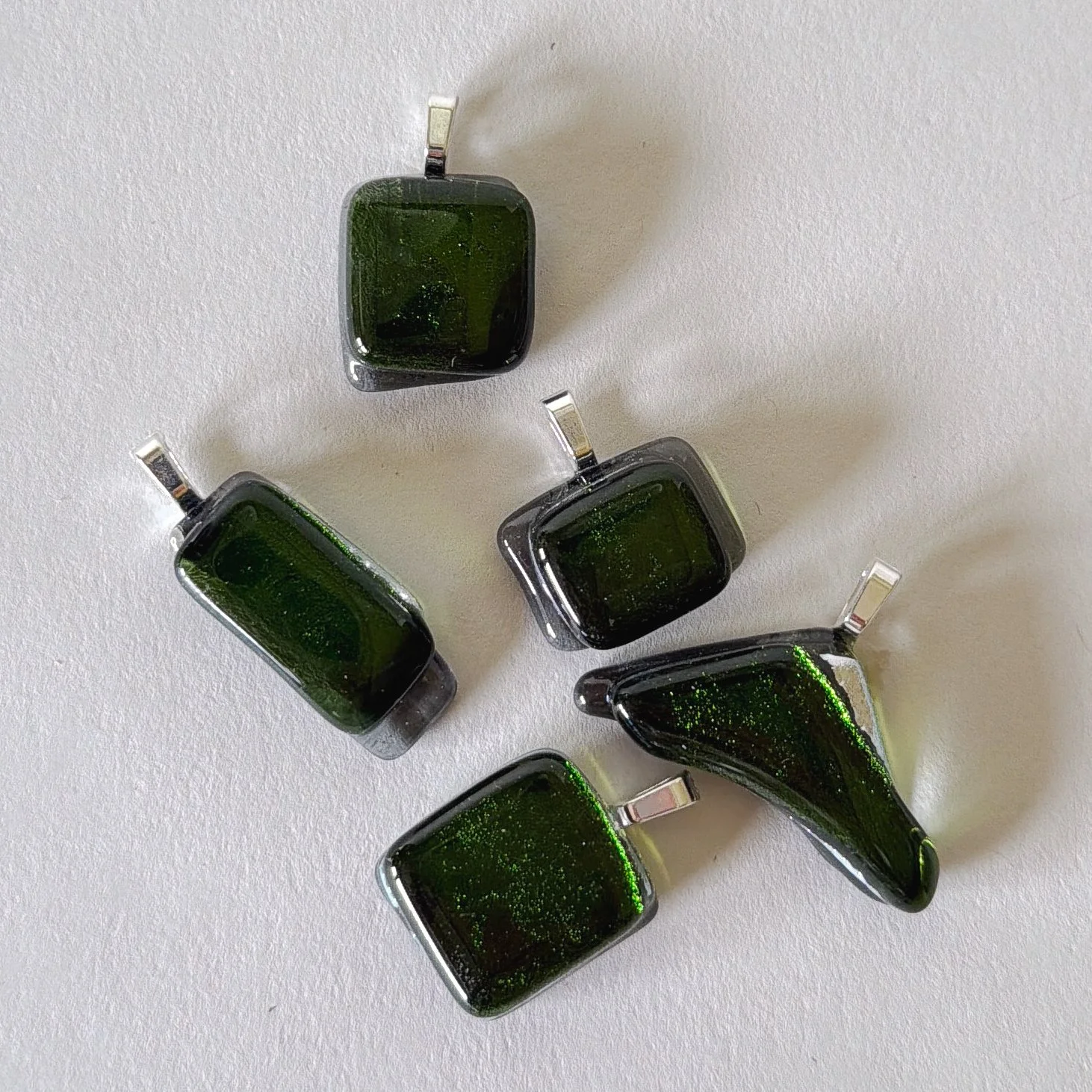 bottlegreen-necklaces-petite-pendant-1.jpg