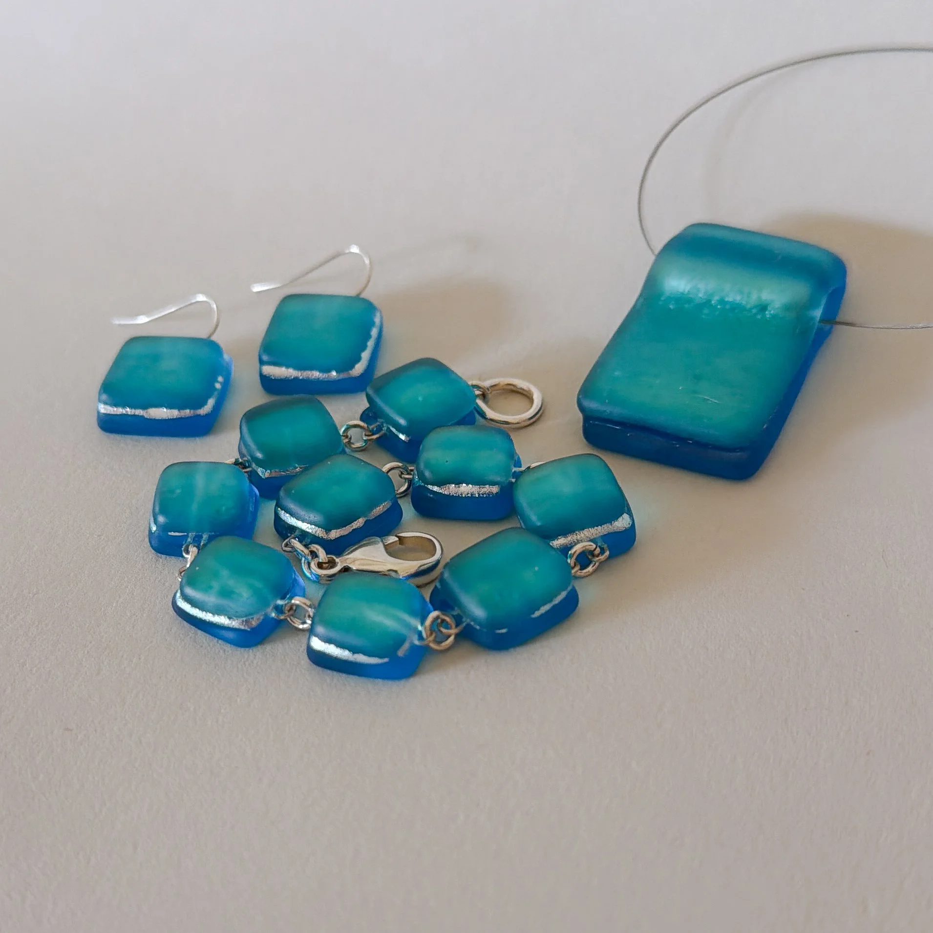 barefoot-in-blue-jewelry-set-2.jpg