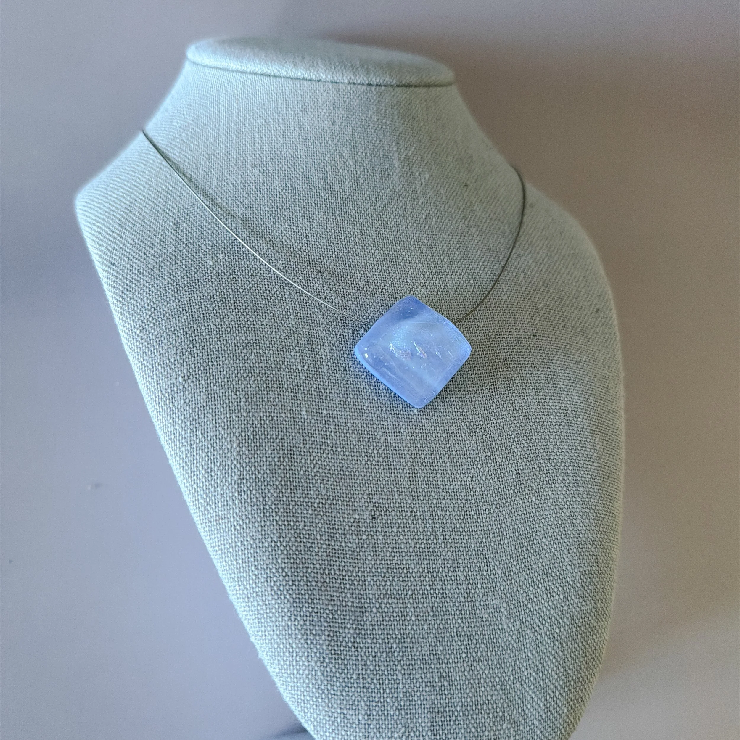 forget-me-not-necklace-diamond-2.jpg