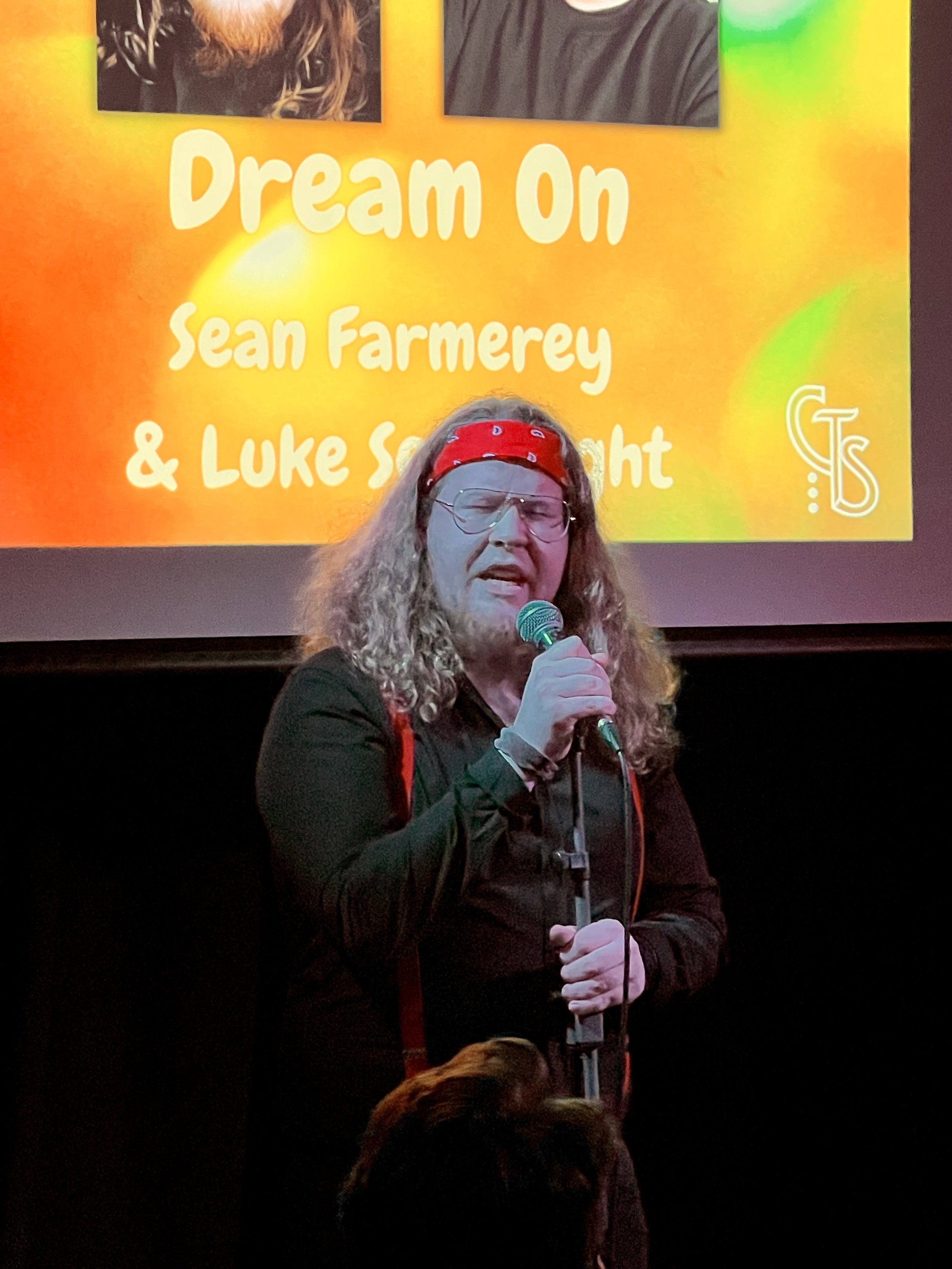 Sean Farmerey - Dream On
GLEE.T.S