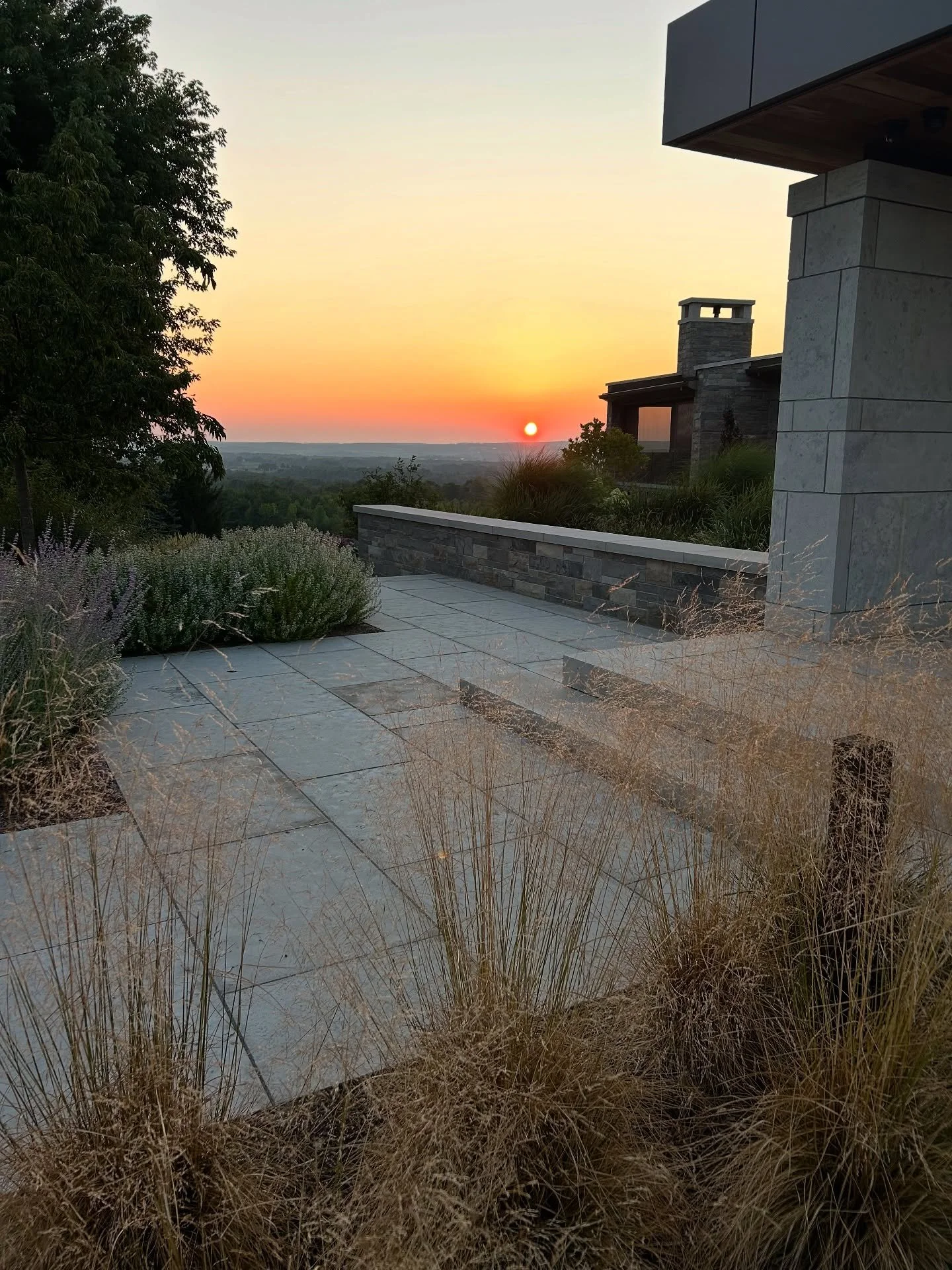 Magic hour ✨

Home Construction @valleyview_construction
Landscape Construction @williams_outdoors 
Landscape Architecture @bosquelandscape 
Architecture @drawingroomarchitect 
Masonry @mbmstoneworks 
Garden Maintenance @thegardendesigner.ca