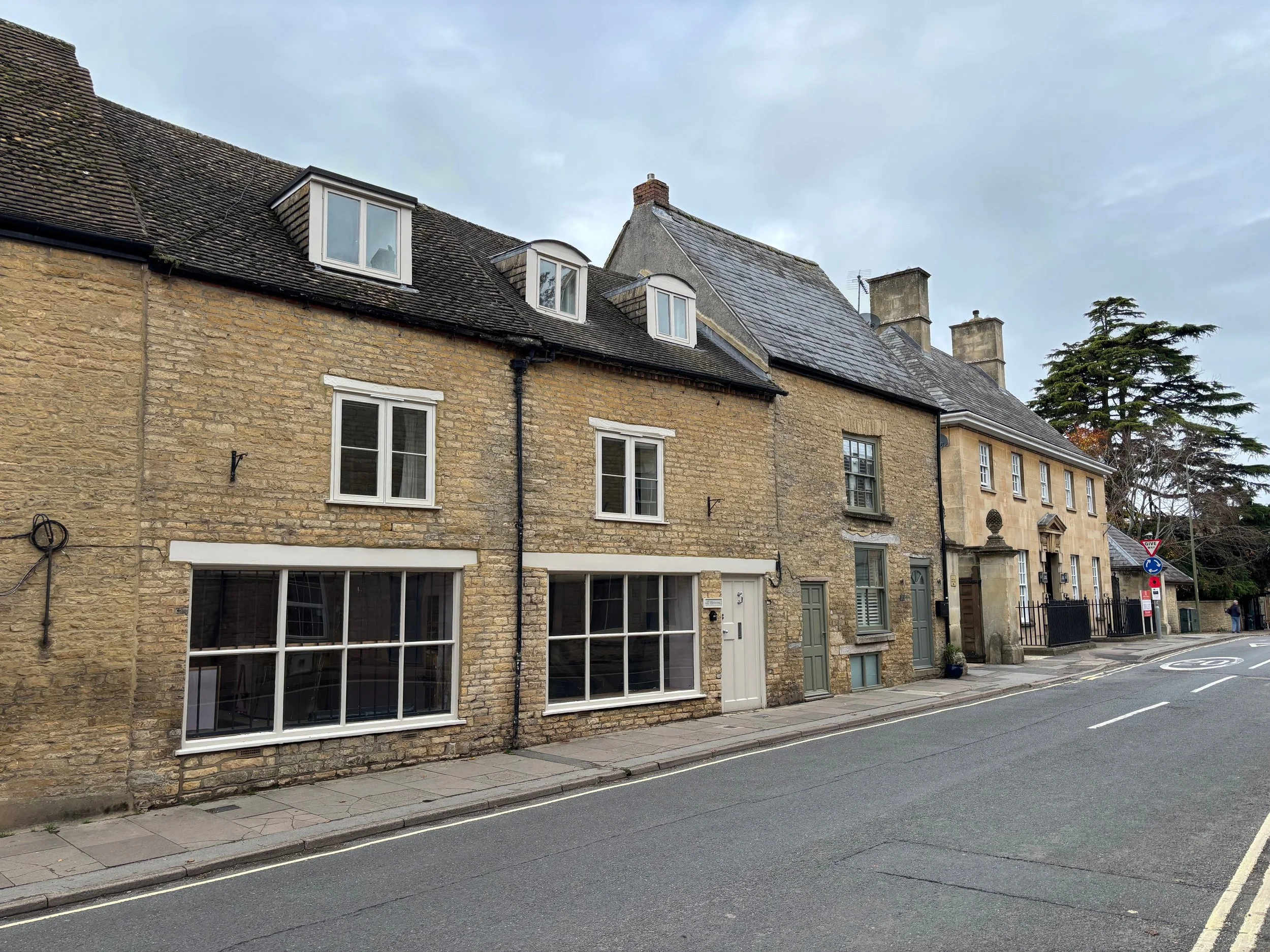 Change of use of shop to residential accommodation in Chipping Norton