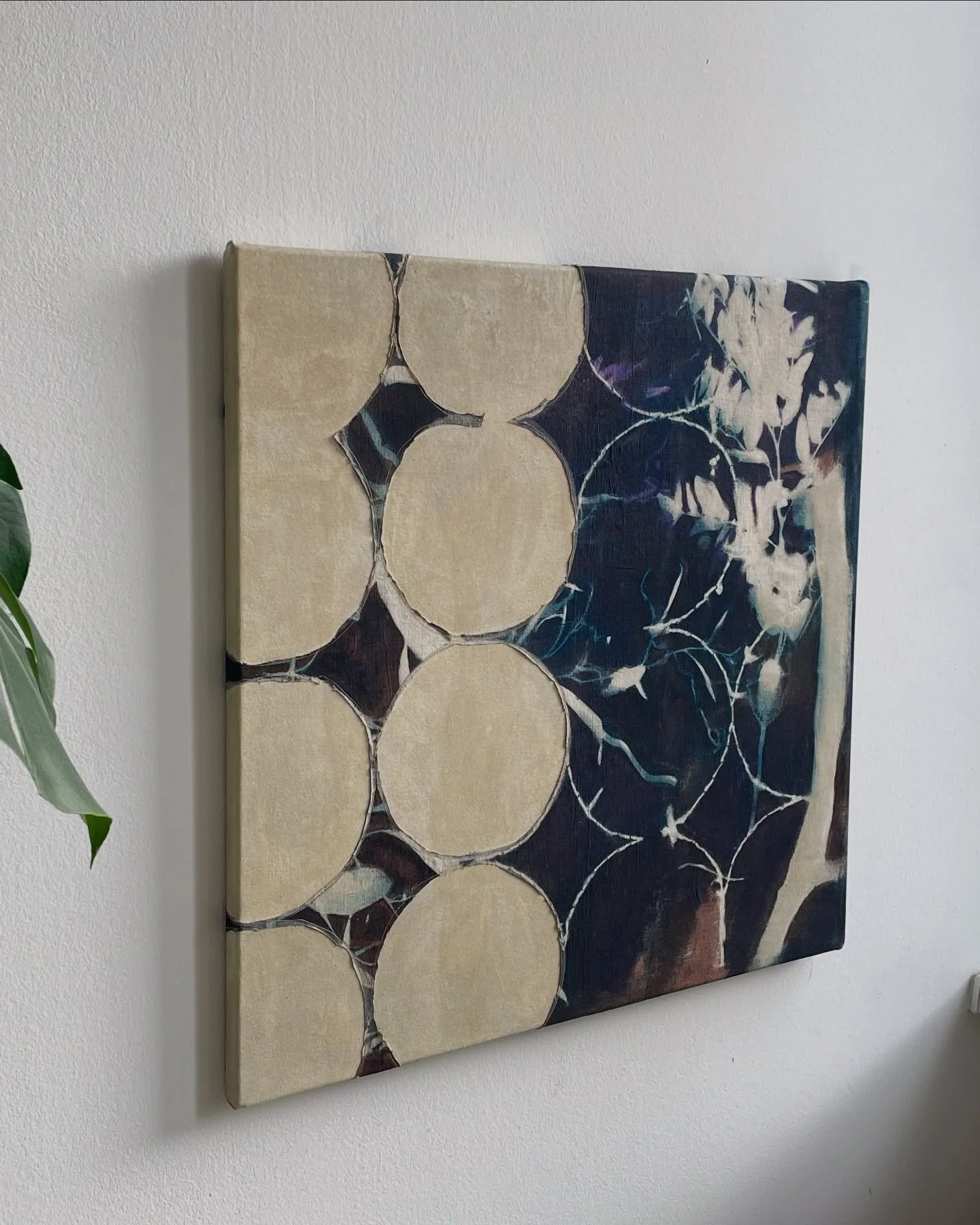250402, 60 x 60cm,  mixed Media on canvas, 2025
.
.
.
 #fineartgalleries #collectorsofart #contemporaryartlovers #contemporarypaintingartist #abstractartlover #contemporaryartcollection #mixmediaartist #paintersoninstagram #fineartists #creativepaint