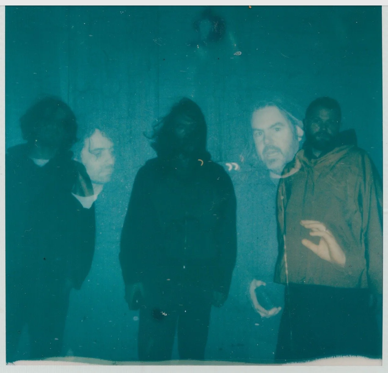 𝐄𝐍 𝐌𝐎𝐃𝐄 𝐃𝐄́𝐂𝐎𝐔𝐕𝐄𝐑𝐓𝐄 ⚡

Le trio montr&eacute;alais avec un style rock exp&eacute;rimental @suuns_mtl d&eacute;barque chez nous le 10 septembre prochain et on a d&eacute;j&agrave; vraiment h&acirc;te. Si tu ne les connais pas d&eacute;j