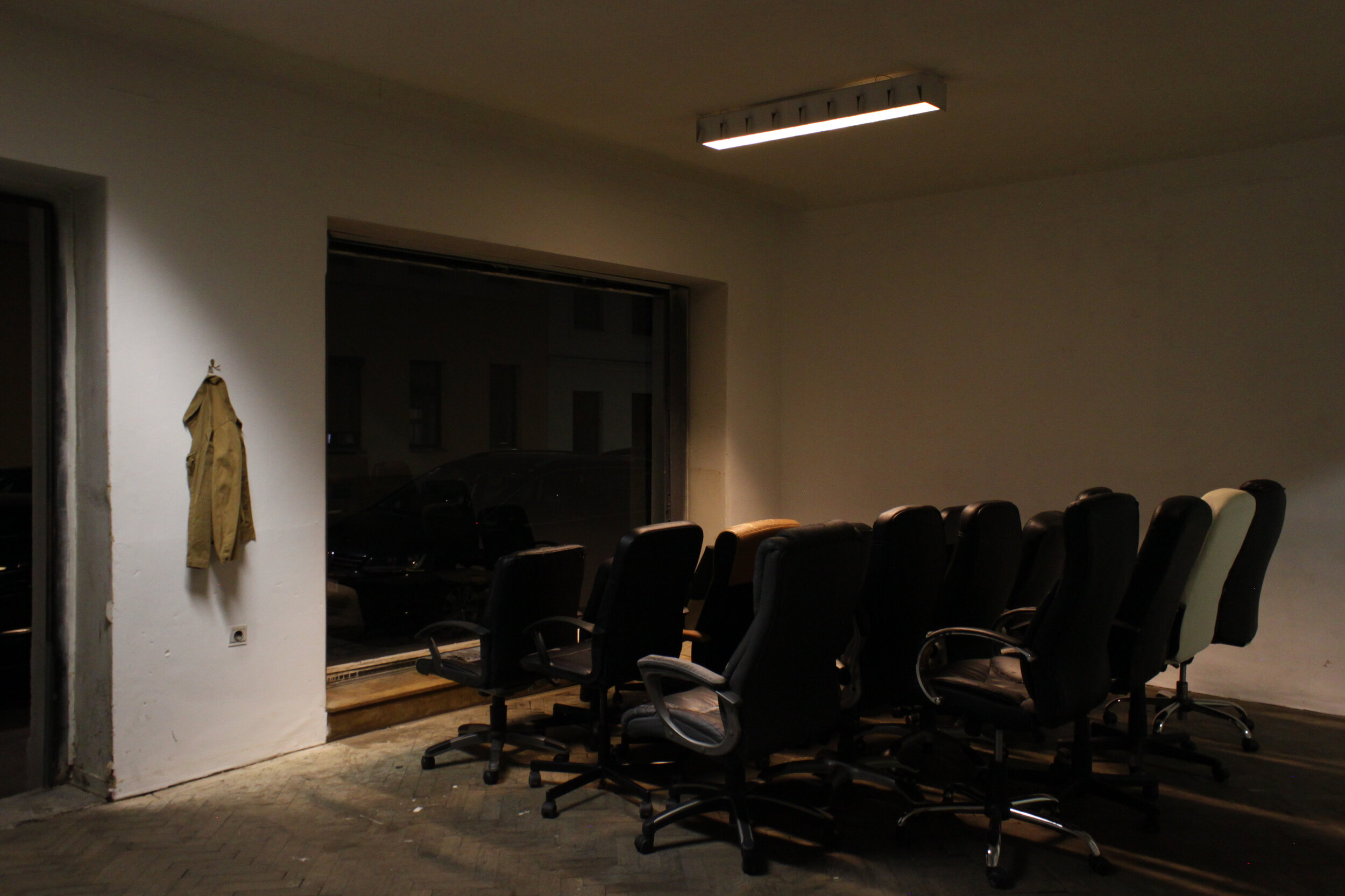  fig5 installation view (Room 2: No Peer Pressure Without Peers)  