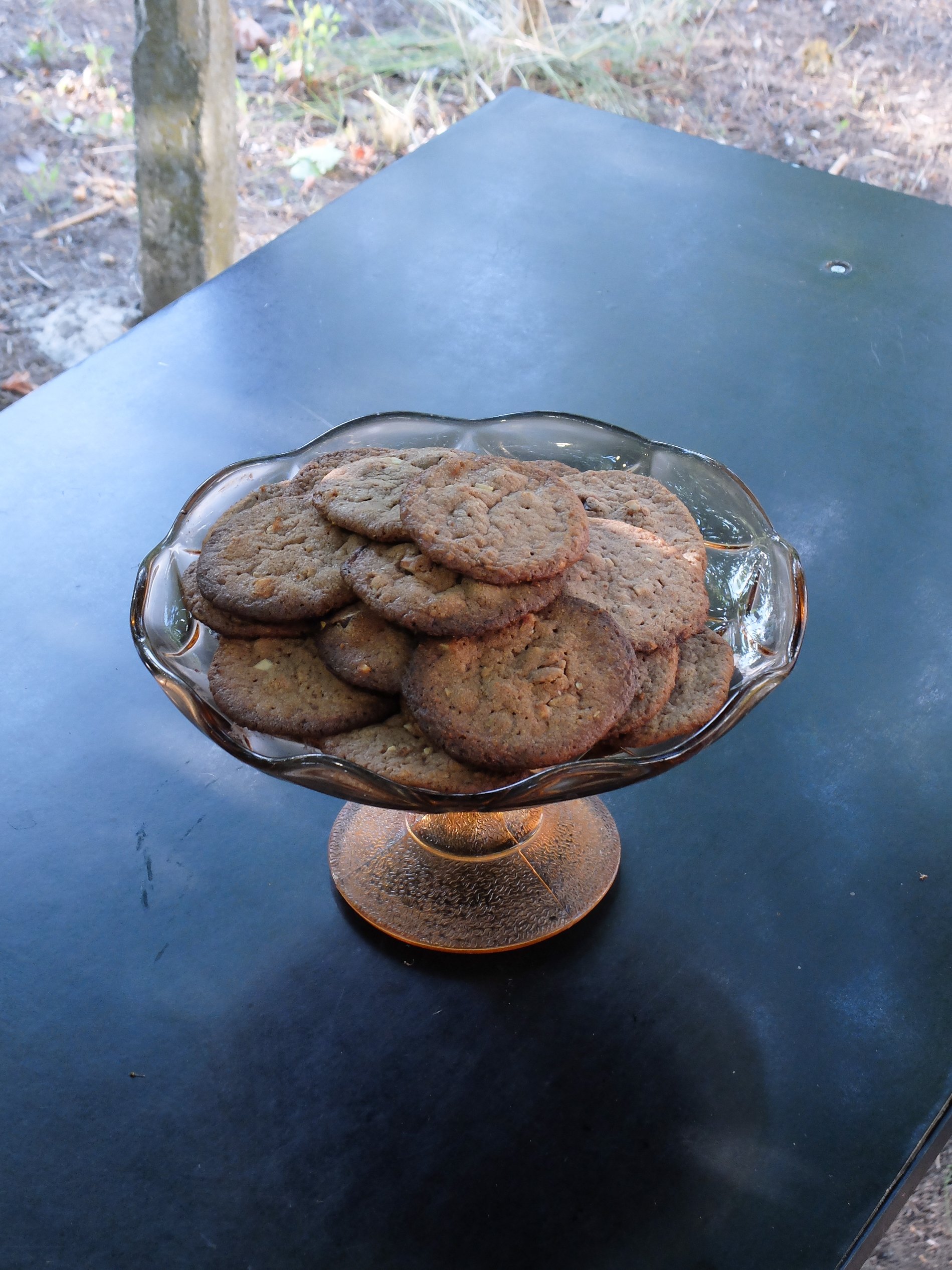   Bruno Mokross, Recipe: Berna, America’s favorite cookies, glass stand from baba Vasa's wedding, cooked by Laurenz  