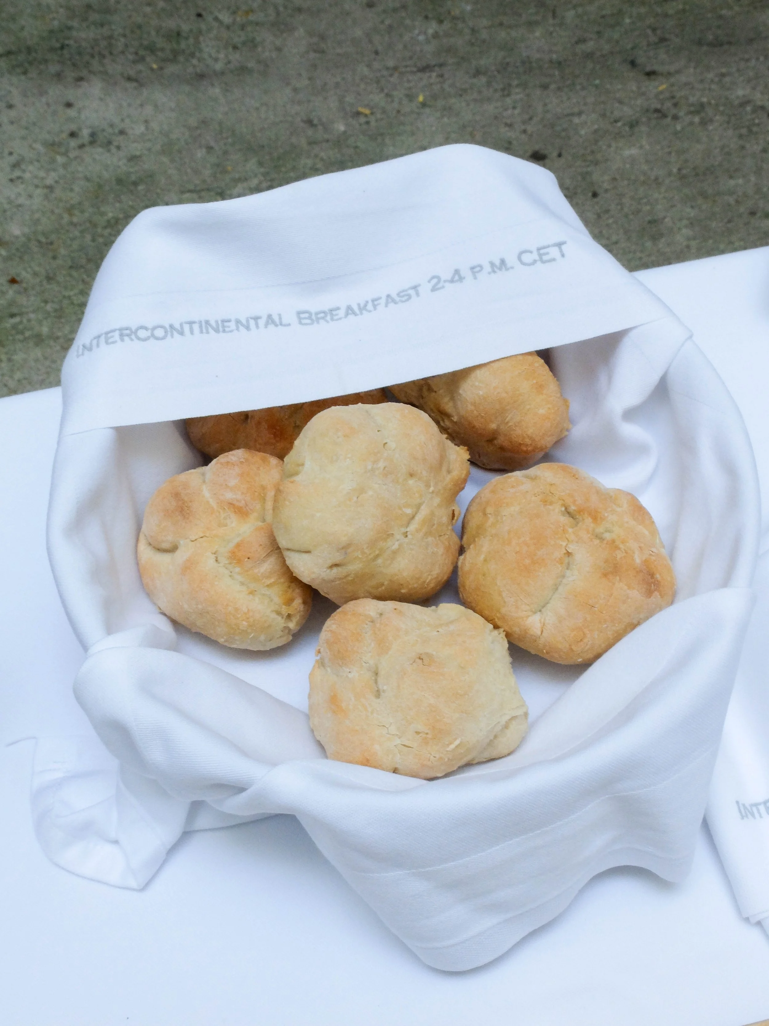   fig4   Intercontinental Breakfast,  2026 