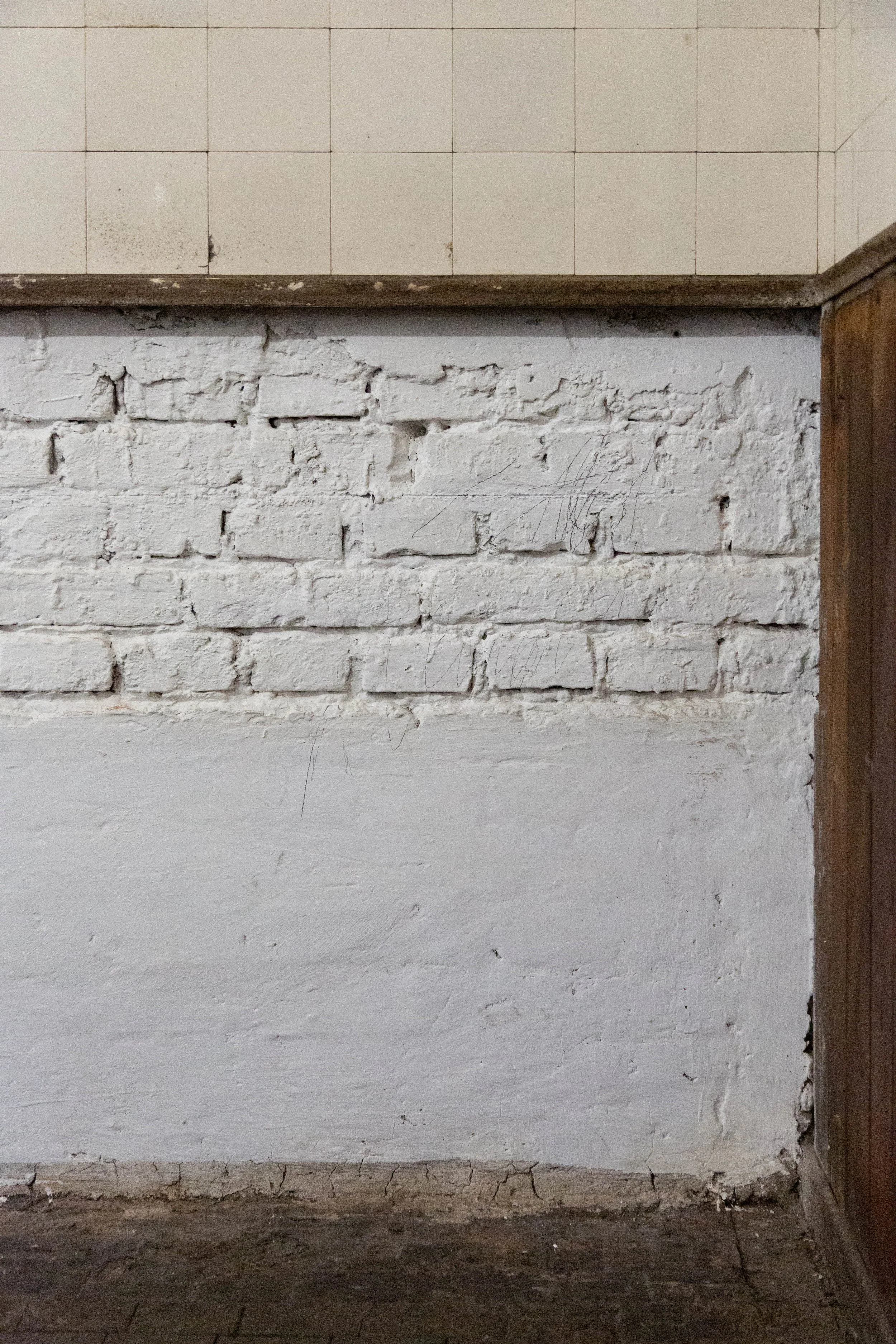   fig13   En lieu , 2026, pencil, red chalk, dimensions variable 
